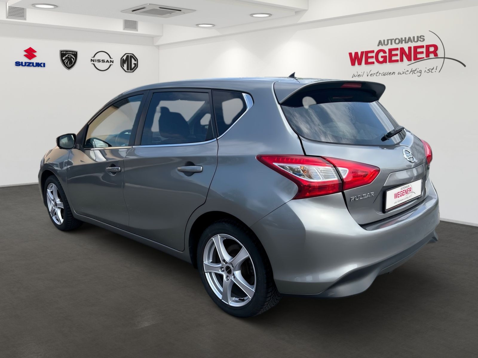 Nissan Pulsar TEKNA*NAVI*KLIMA*STANDHEIZUNG*8-FACHB*360°
