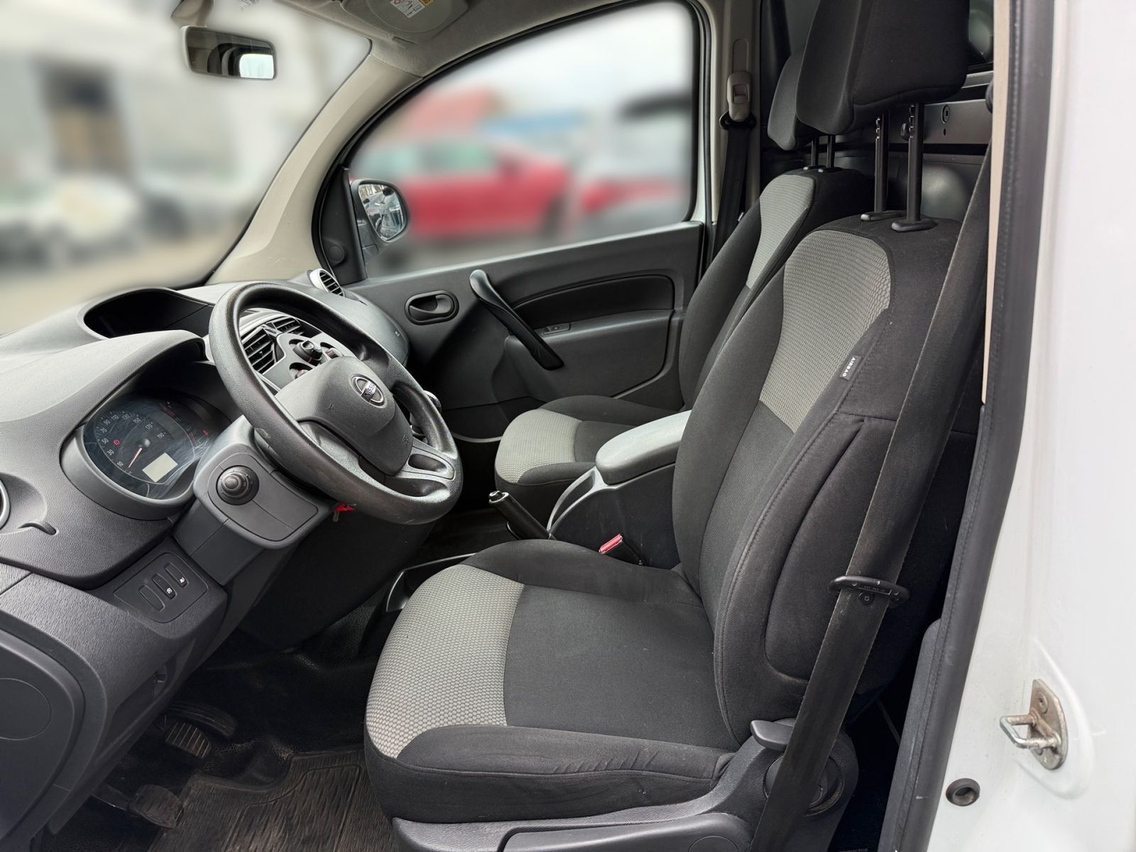 NISSAN NISSAN NV250 Kasten L1 2,0 6MT KLIMA RADIO AHK