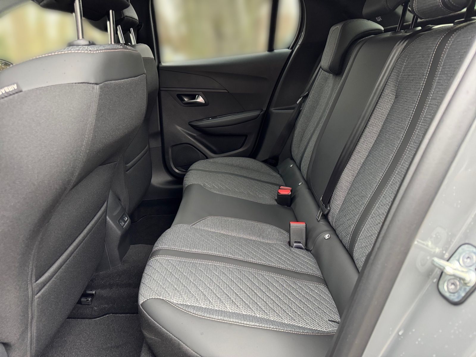 PEUGEOT 208 Allure 100 1.2 PureTech Kamera*SHZ*LED*