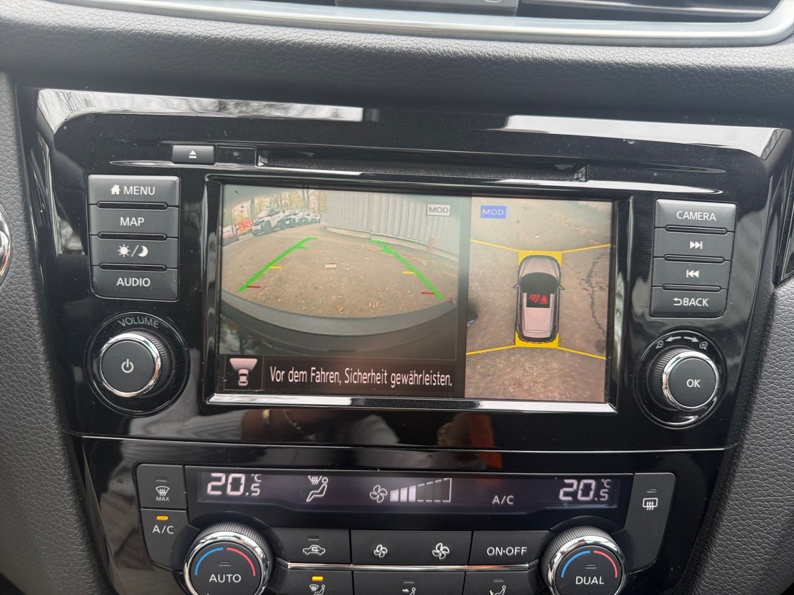 NISSAN Qashqai Zama 1.3 AT 360CAM PANO SHZ NAVI CarPlay
