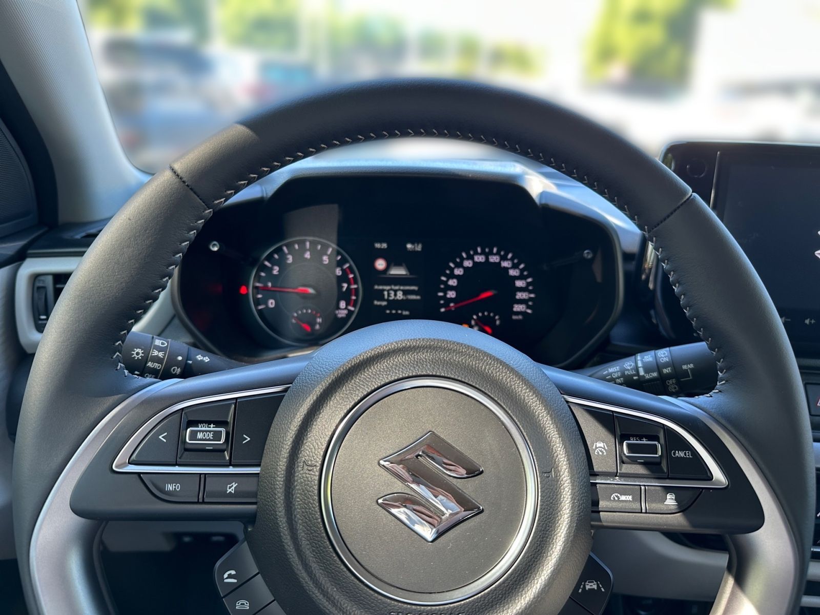 SUZUKI SWIFT COMFORT+ HYBRID Navi SHZ Kamera