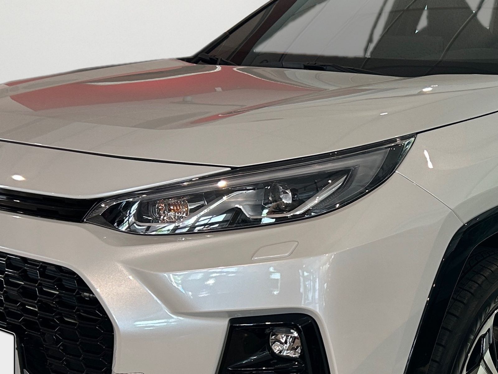 SUZUKI ACROSS PLUG IN COMFORT+AT+ACC+CARPLAY+LED+KAMERA