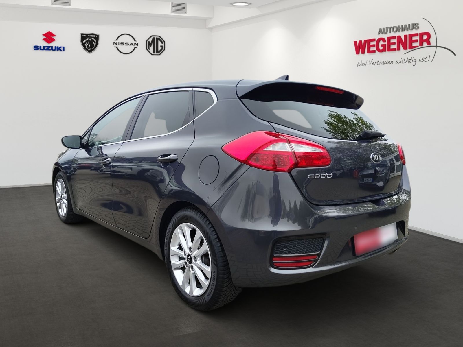 KIA CEE'D 1.6 GDI AT Spirit NAVI GRA PDC CAM SHZ LHZ