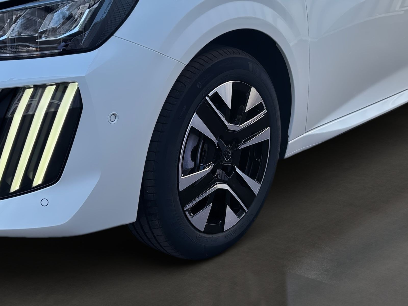 Peugeot 208 Allure Hybrid 110 e-DSC6 *360°Kamera*SHZ*