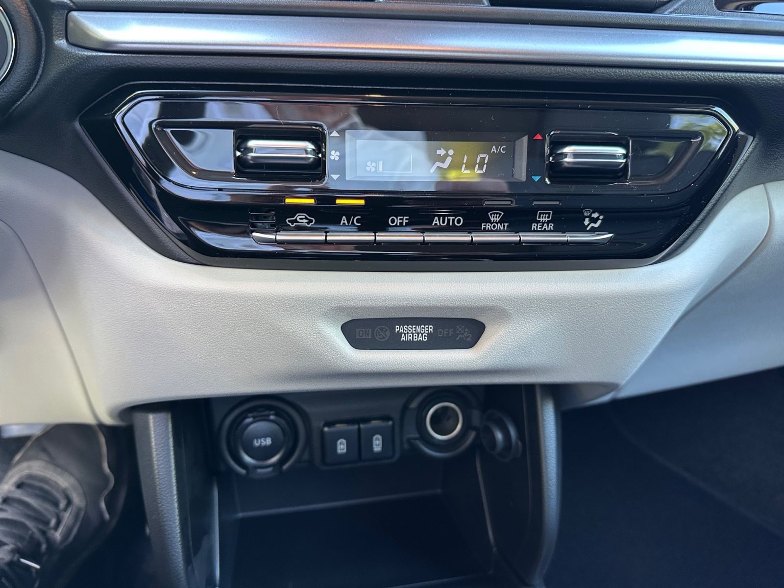 SUZUKI SWIFT COMFORT+ HYBRID Navi SHZ Kamera