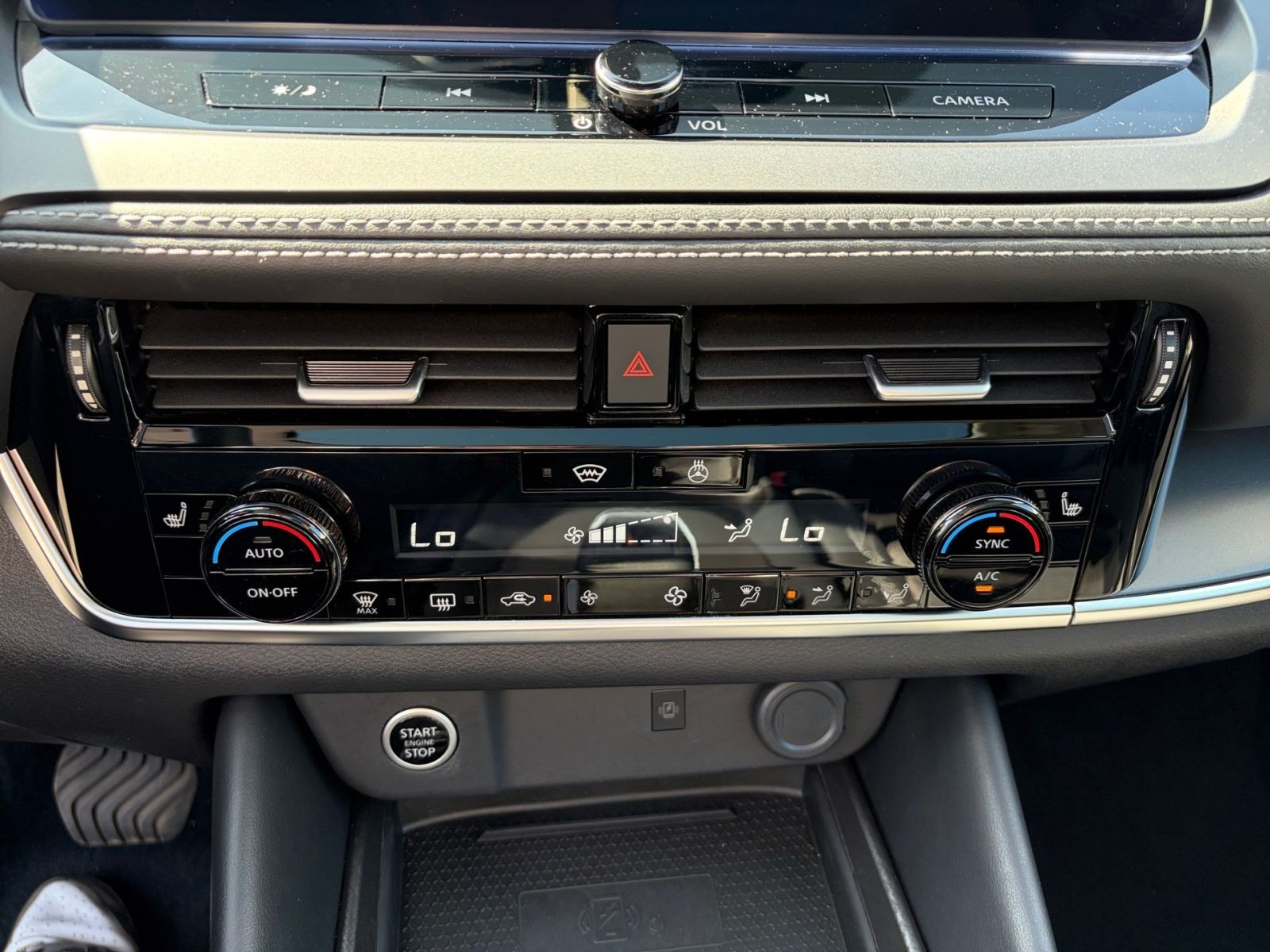 Nissan QASHQAI N-Connecta 1.3 DIG-T  Pano HeadUp Winter