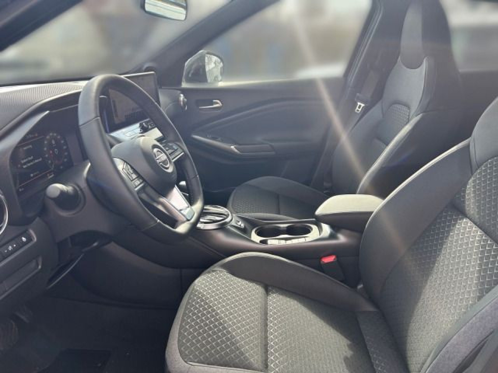 Nissan JUKE N-Connecta 1.6 Hyb. AT - SHZ PDC CarPlay