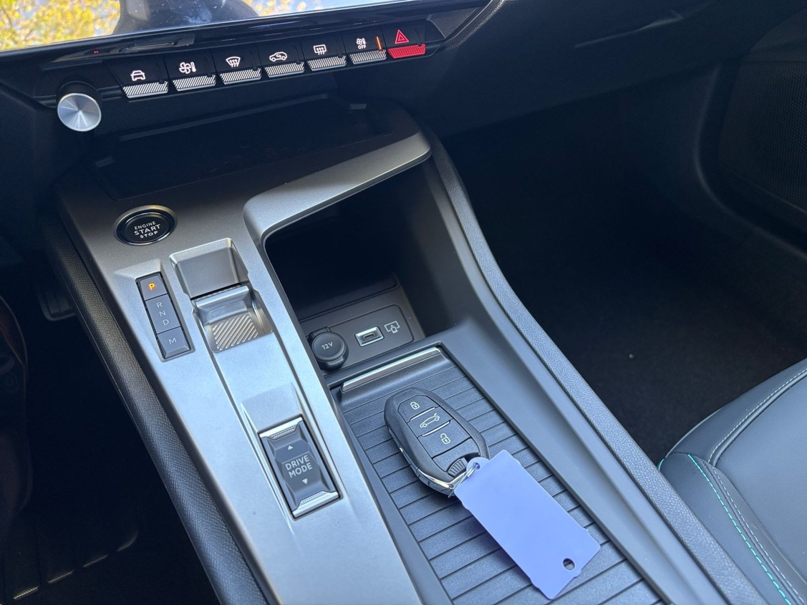 Peugeot 408 Allure Business HYBRID 145 e-DSC6 *Kamera*