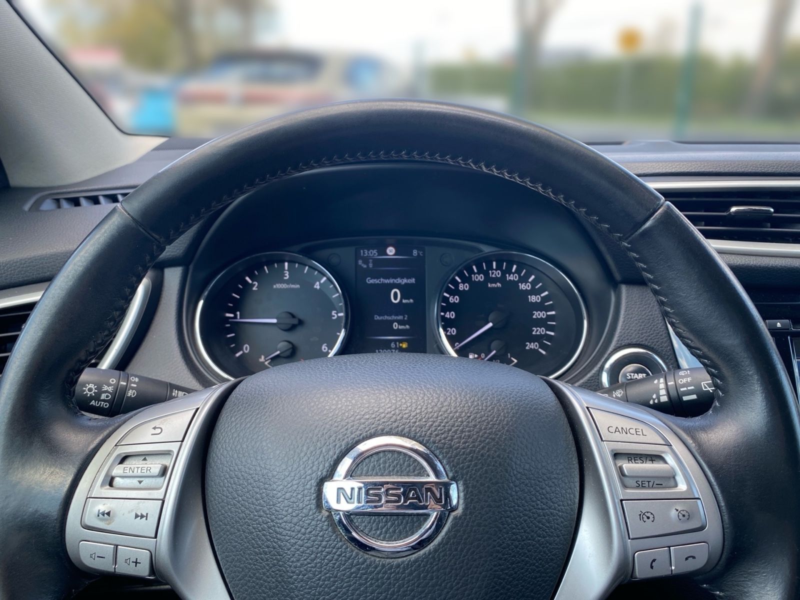 NISSAN QASHQAI Tekna 1.5dCi Safety+I-PA Glasdach EURO6