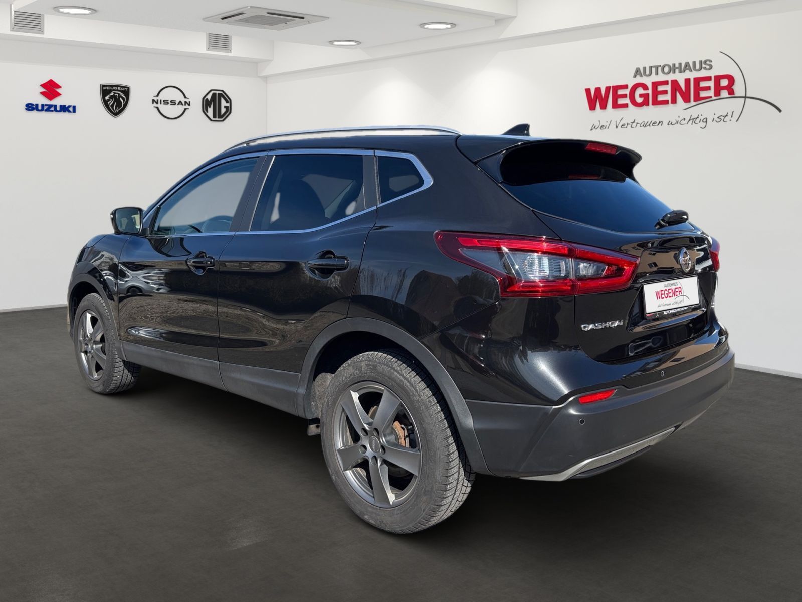 NISSAN Qashqai 1.3 DIG-T MT Pano*Navi*CAM*SHZ*DAB