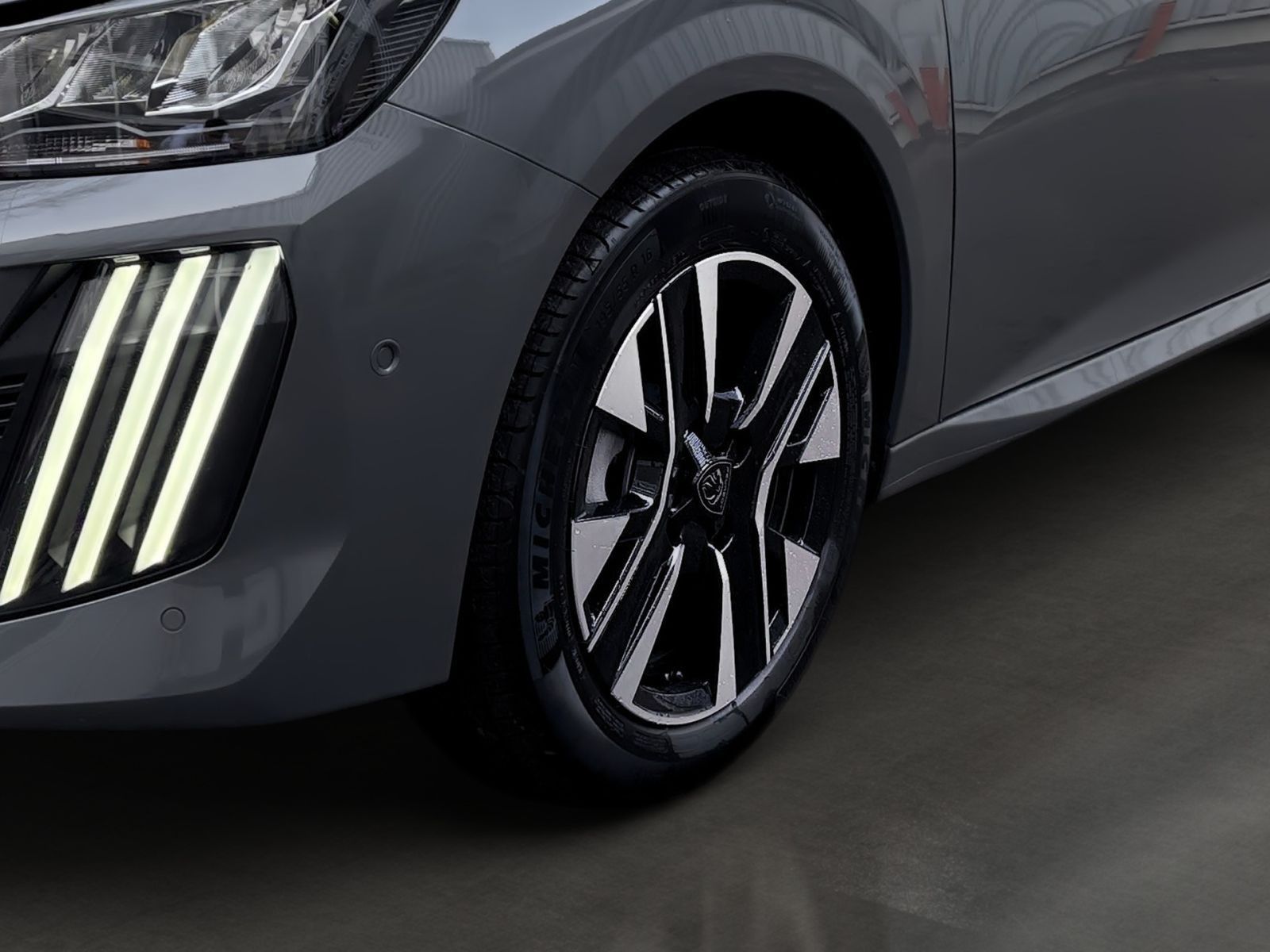 PEUGEOT 208 Allure HYBRID 145 e-DSC6 NAVI KAMERA SHZ