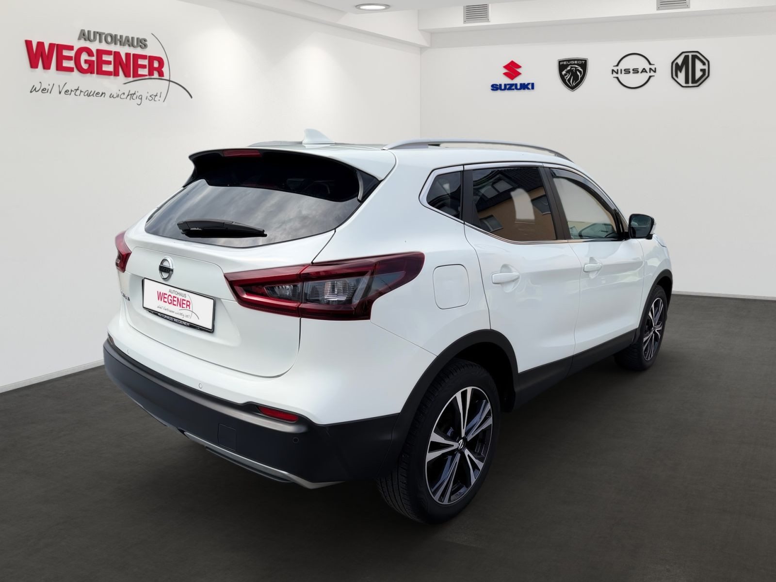 Nissan Qashqai 1.3 AT*BLUET*NAWI*KAMERA*KEYLESS*PANO
