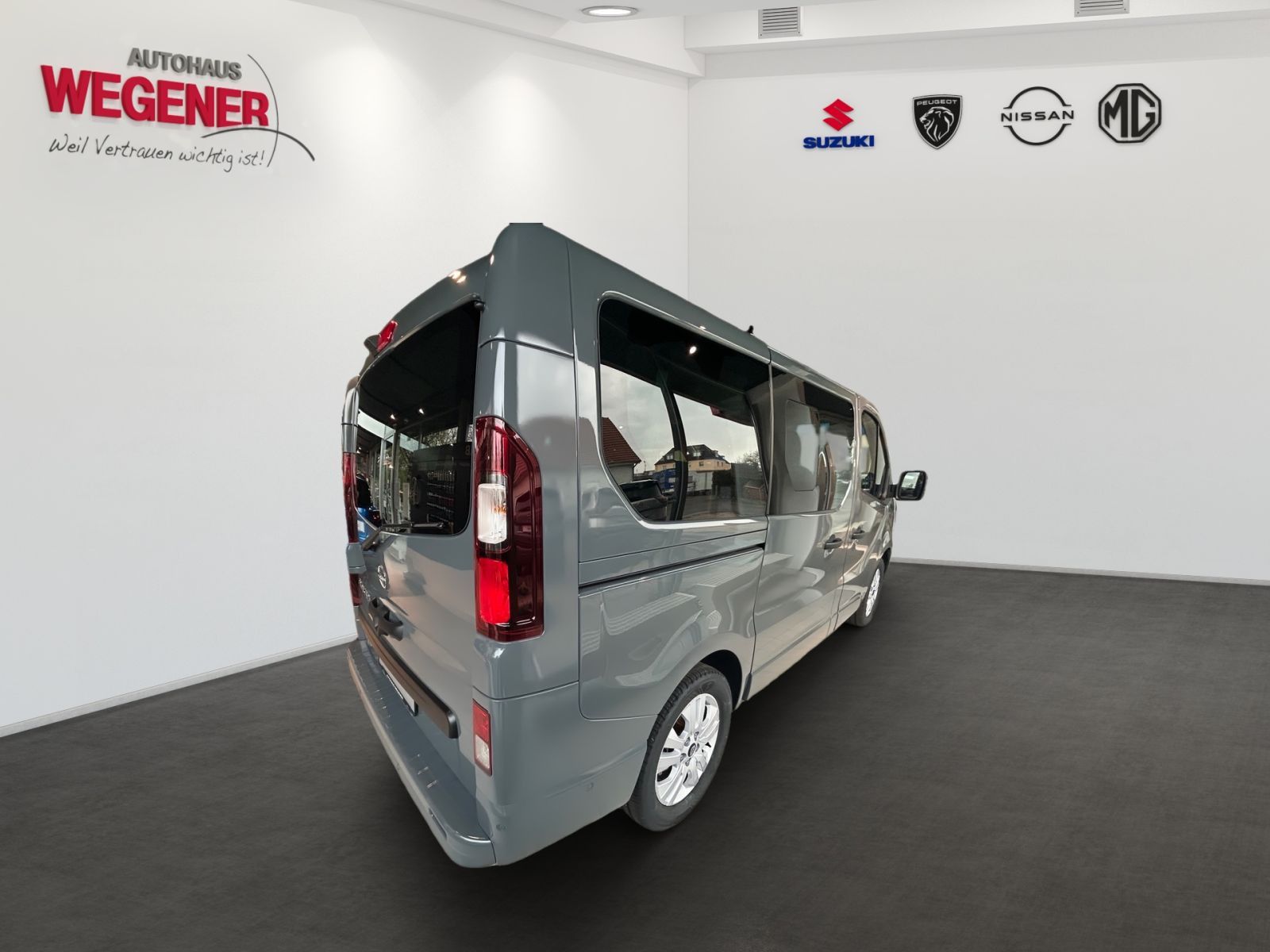 Nissan Primastar Kombi9 L1H1 2,8t CarPlay*Navi*PDC*CAM