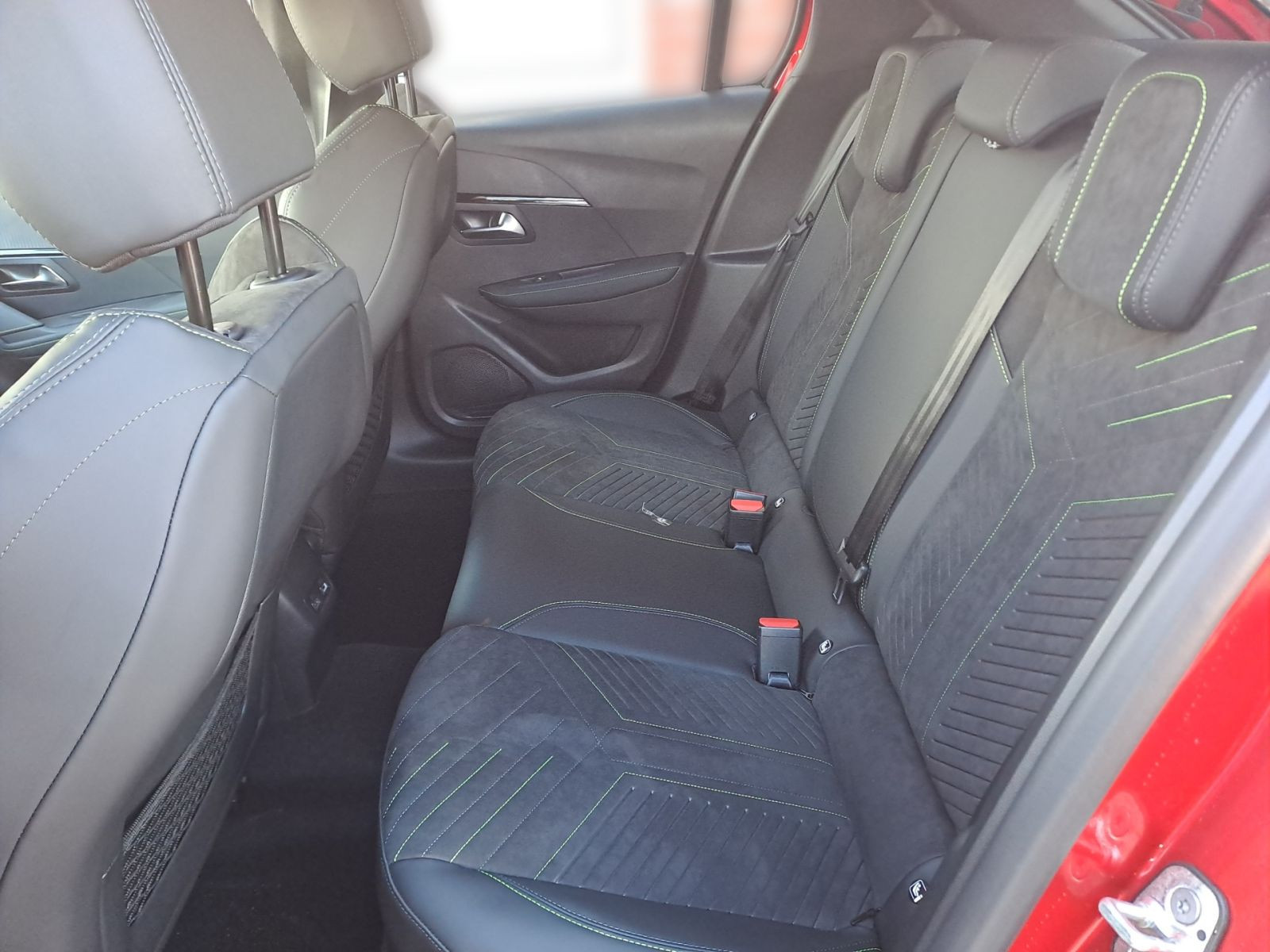 Peugeot 208 GT HYBRID 110 e-DSC6 KAMERA NAVI SHZ