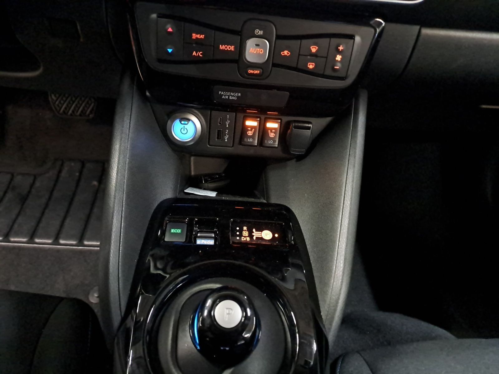 Nissan Leaf N-Connecta 62 - LED Navi SHZ 360° TAXI