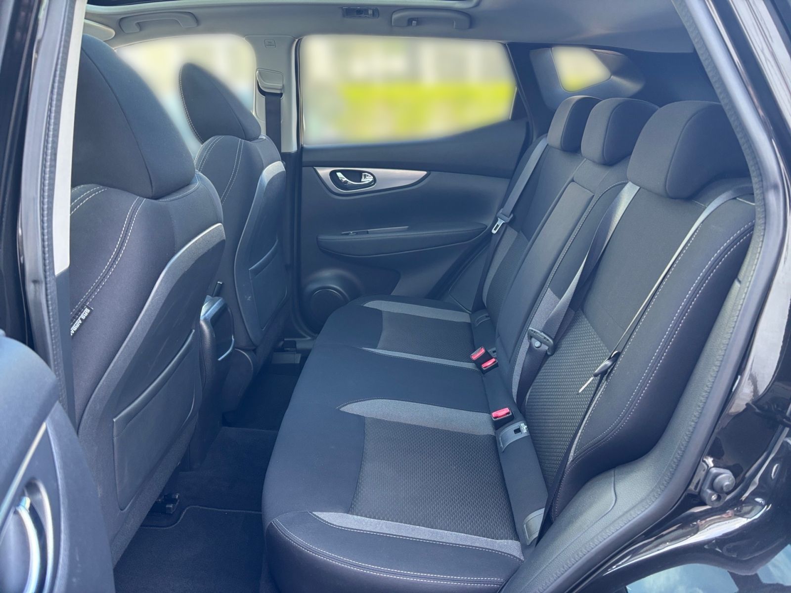 NISSAN Qashqai 1.3 DIG-T MT Pano*Navi*CAM*SHZ*DAB