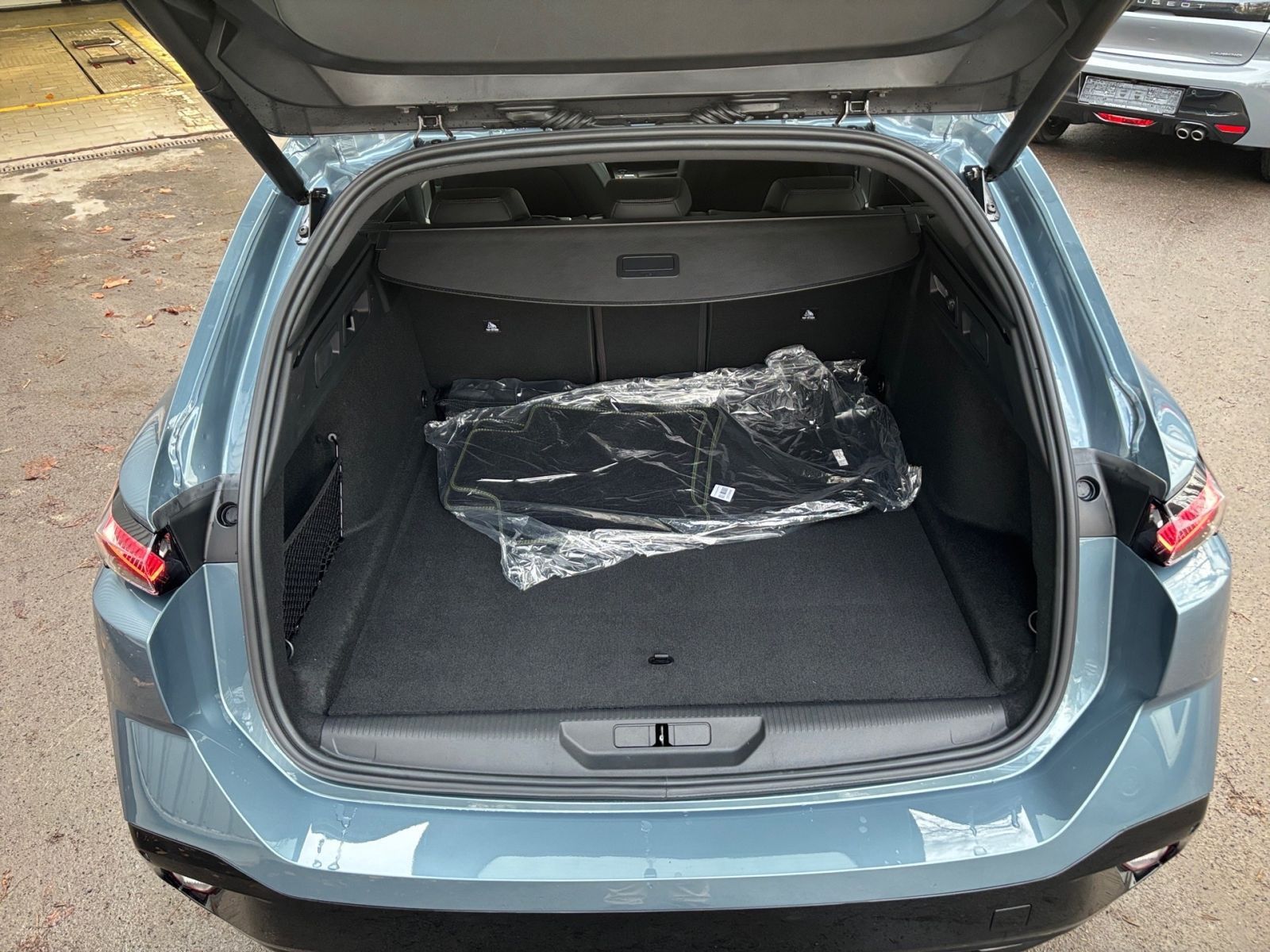 Peugeot 308 SW GT HYBRID 145 e-DSC6 NAVI 360° SHZ LED