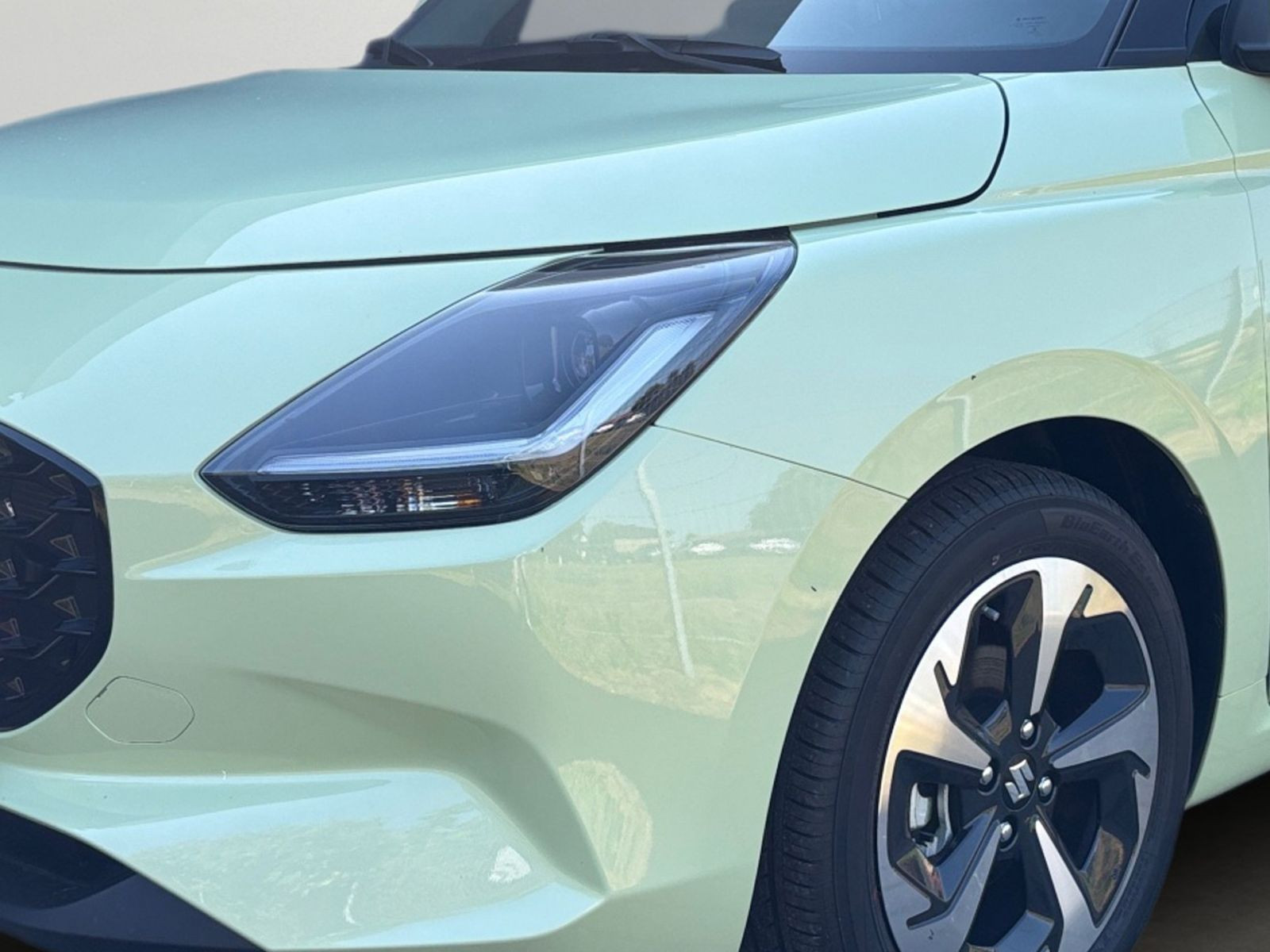 Suzuki SWIFT COMFORT+ CVT HYBRID (61kW)