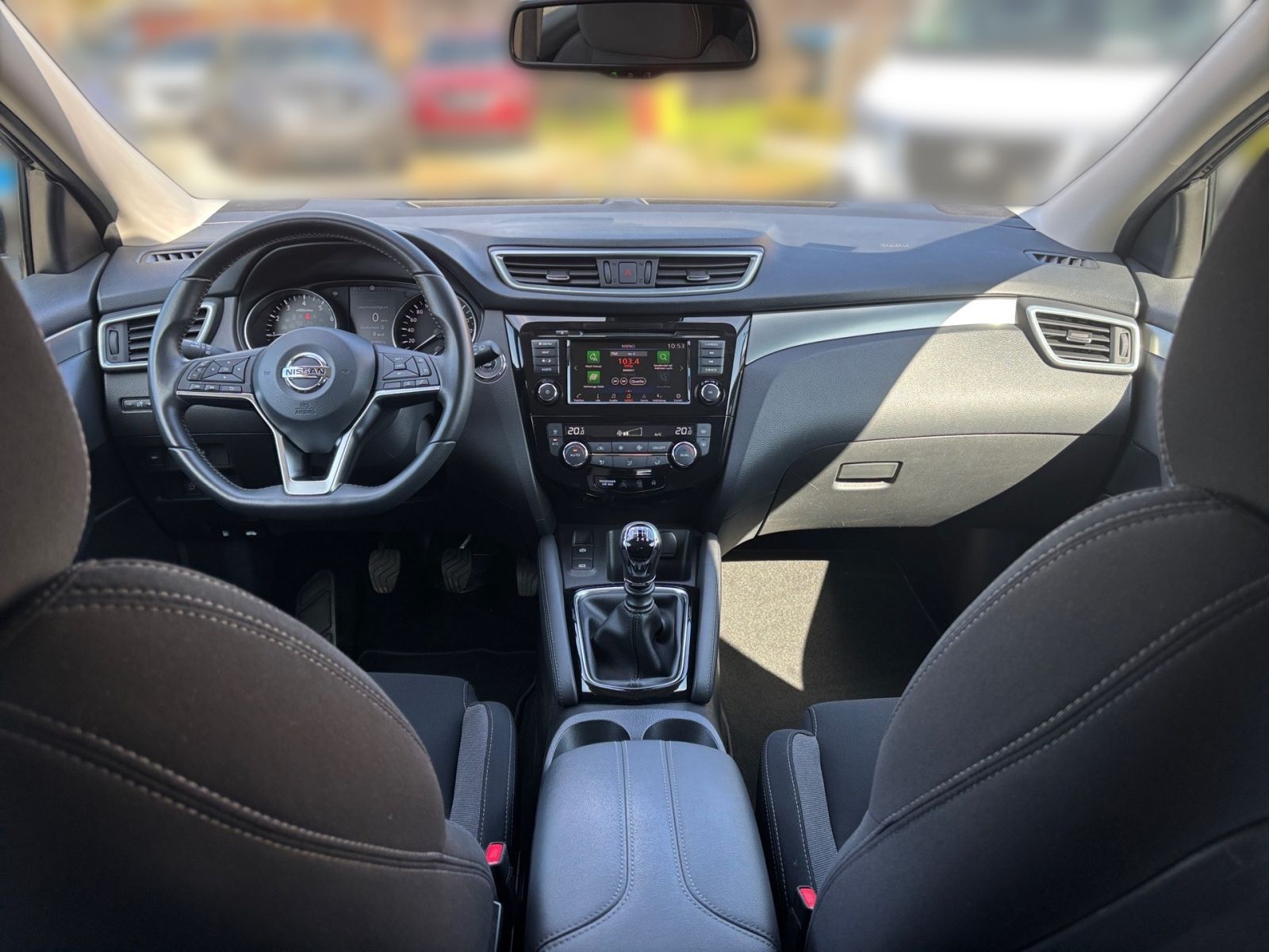 NISSAN Qashqai 1.3 DIG-T MT Pano*Navi*CAM*SHZ*DAB