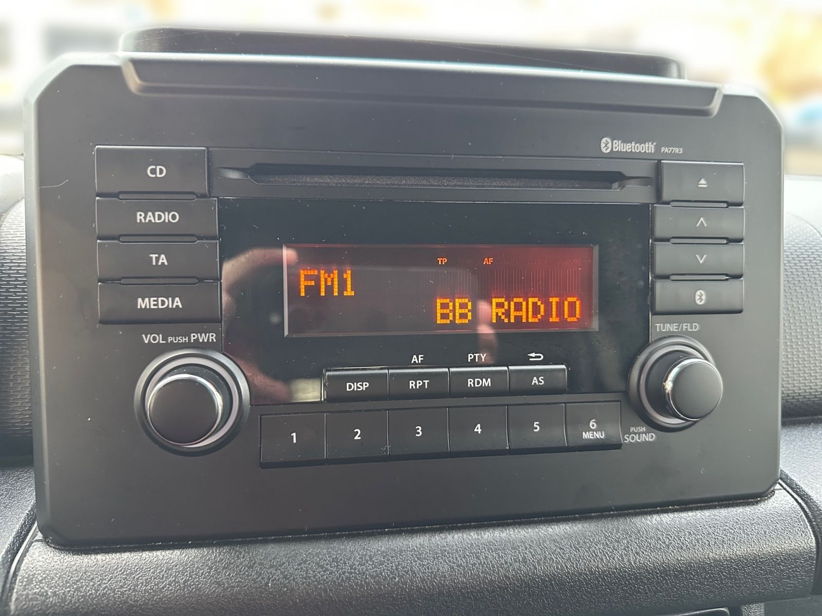 SUZUKI JIMNY COMFORT 1.5 4x4 AHK SHZ RADIO/CD LED