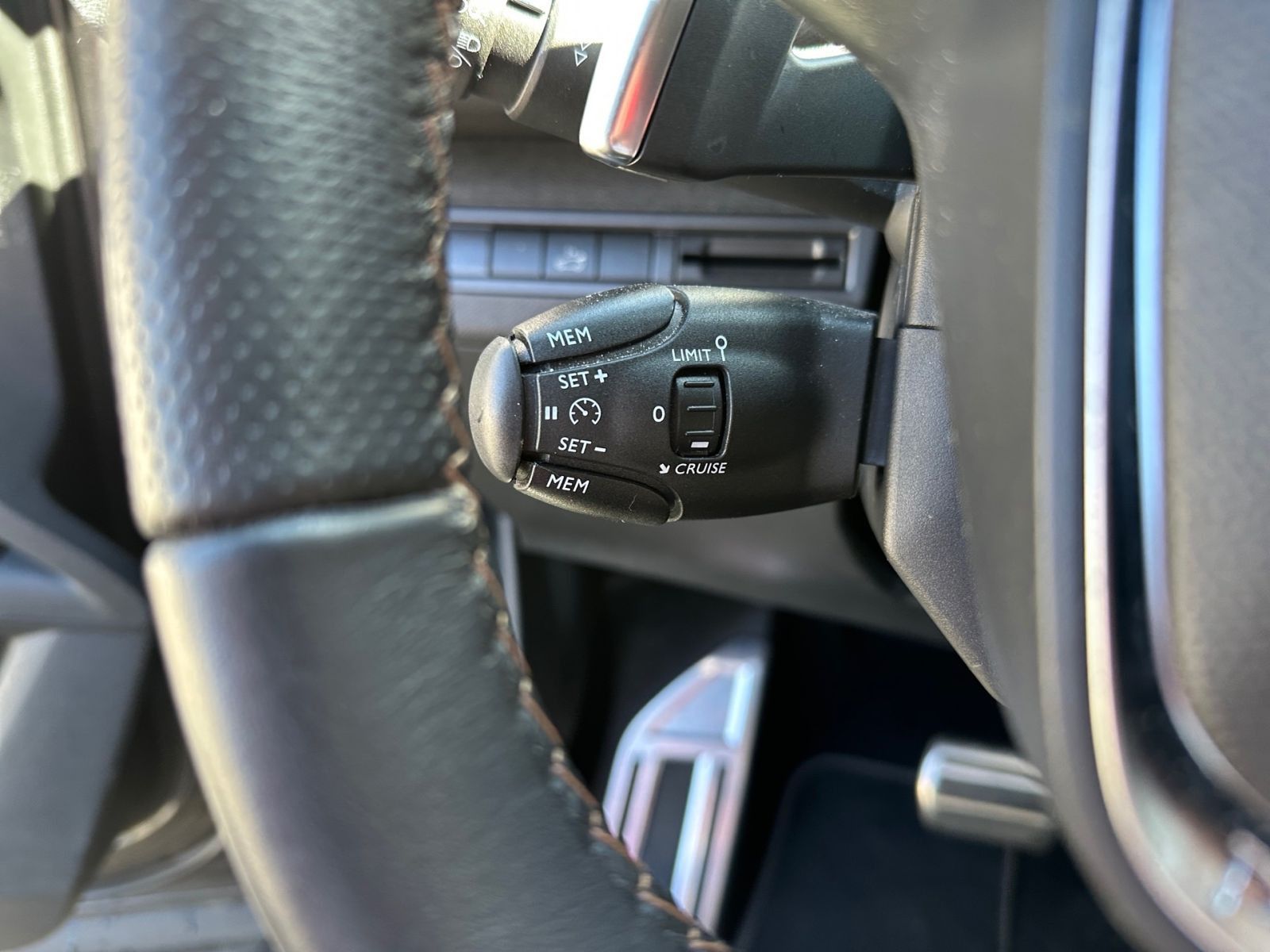 PEUGEOT 3008 GT-LINE 1.6 AHK*Pano*360°*NAVI*Sound*CAM