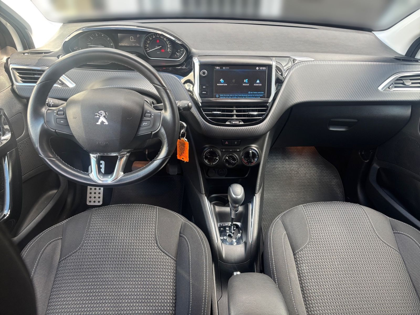 Peugeot 208 Allure AT CarPlay SITZHEIZUNG ALLWETTER LED