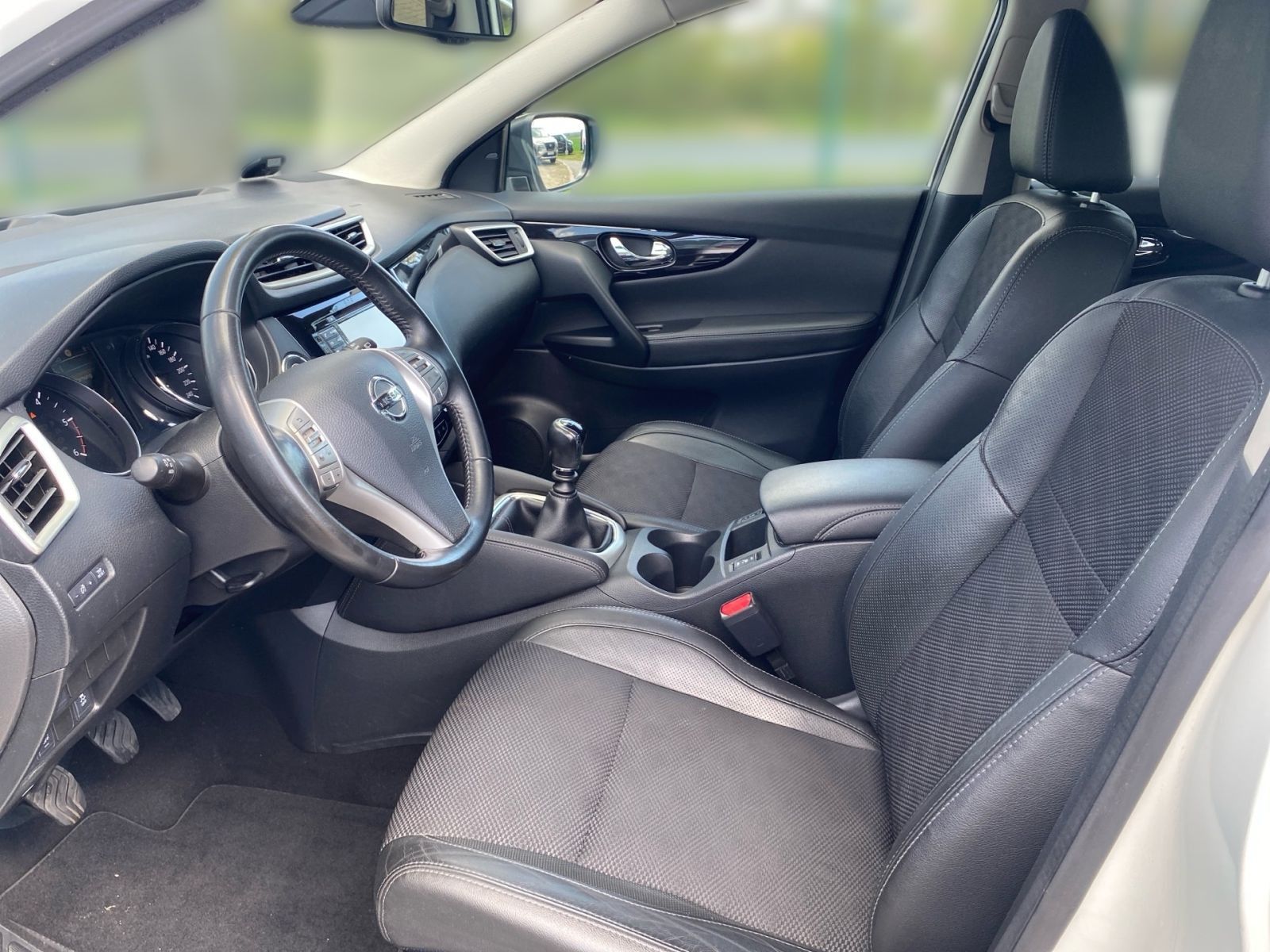 NISSAN QASHQAI Tekna 1.5dCi Safety+I-PA Glasdach EURO6