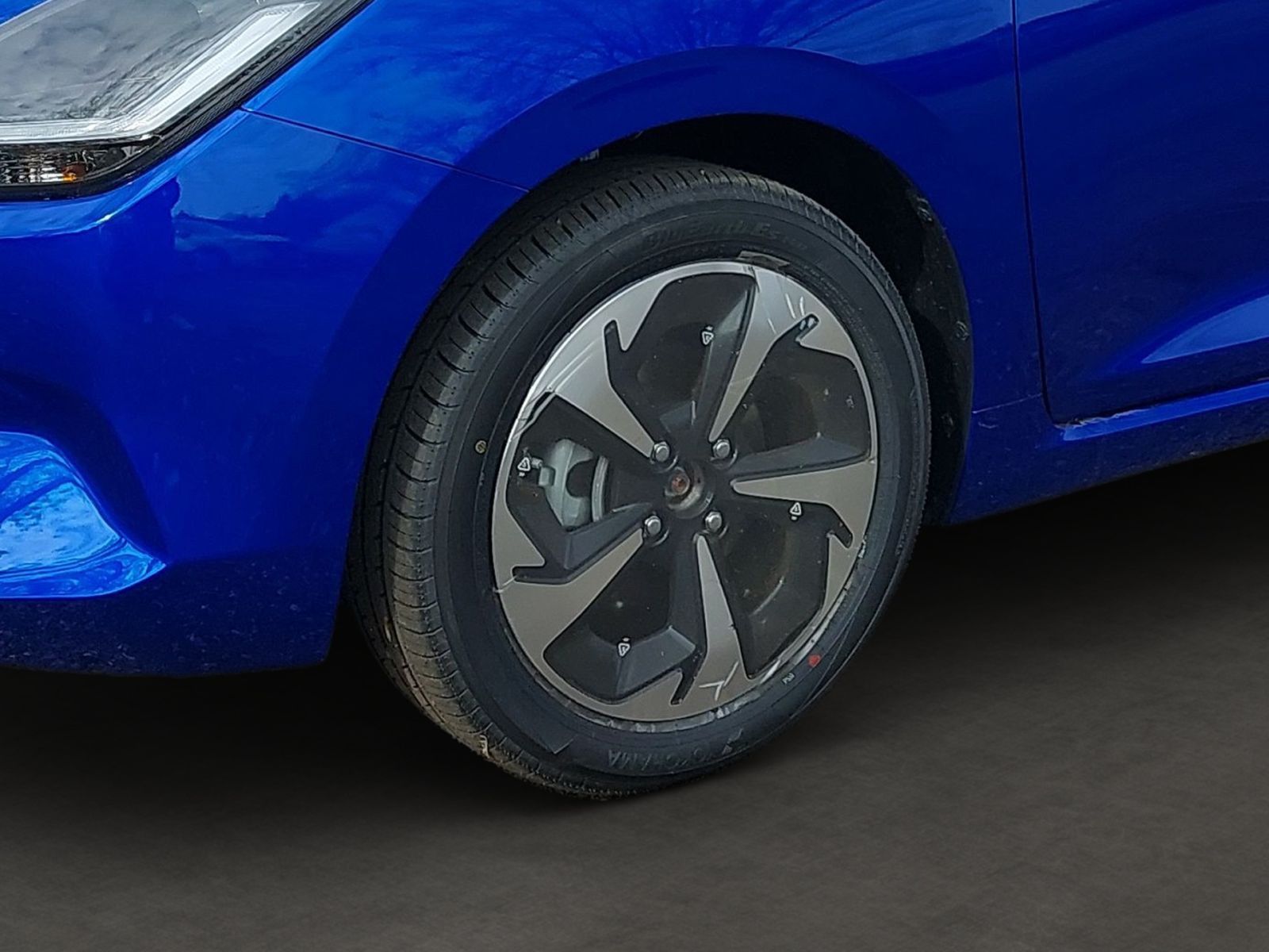 SUZUKI Swift 1.2 Hybrid Comfort+ 1.2 MT NAVI CAM SHZ