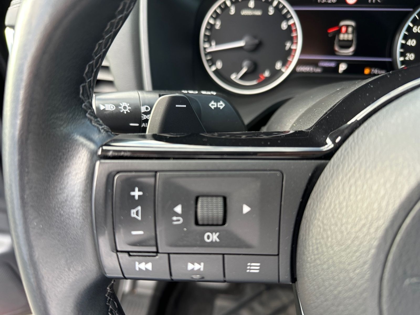 NISSAN QASHQAI N-CONNECTA 1.3 AT WINTER 360° AHK NAVI