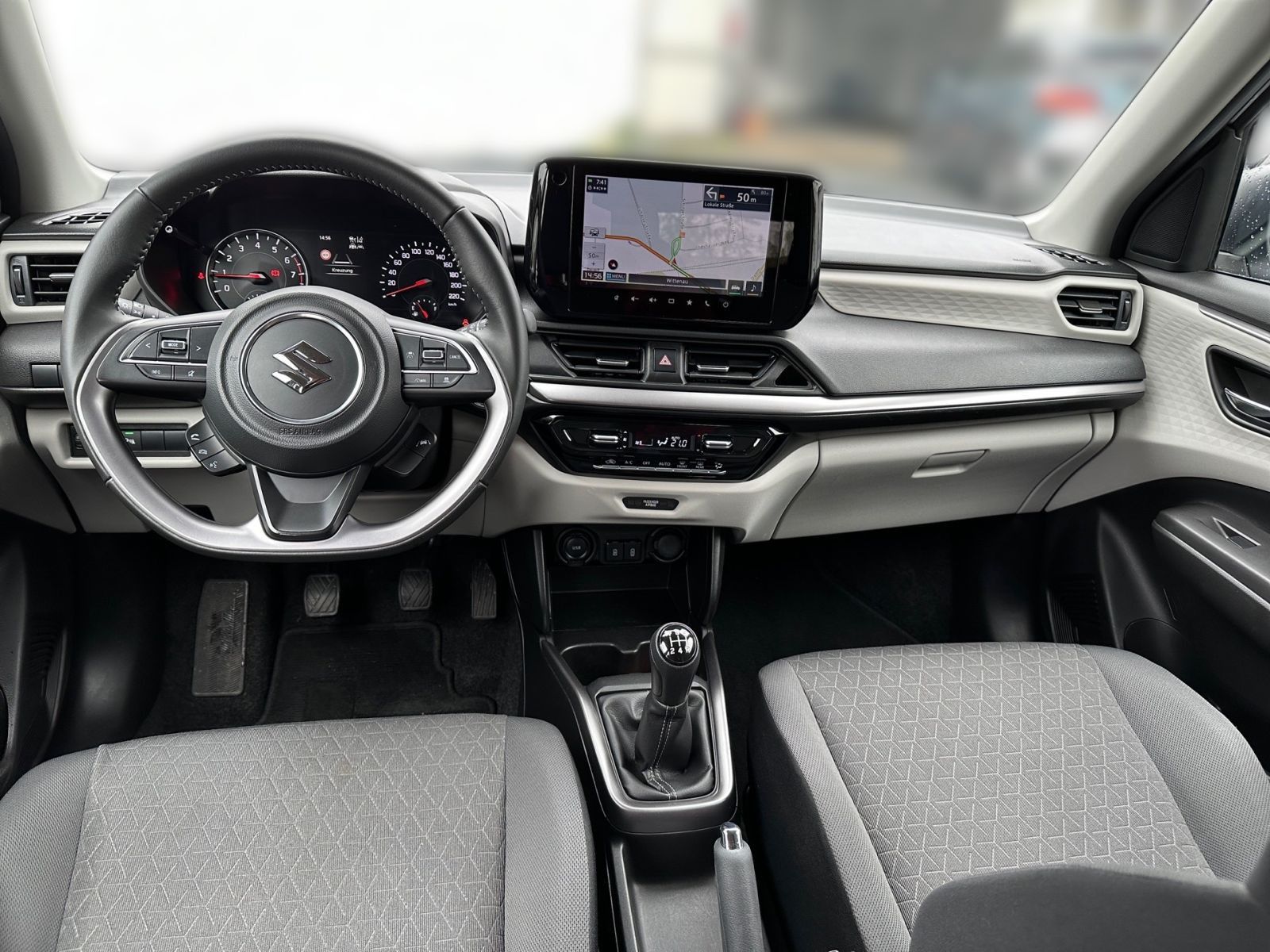 Suzuki SWIFT COMFORT+ HYBRID 1.2 MT CAM NAVI SHZ