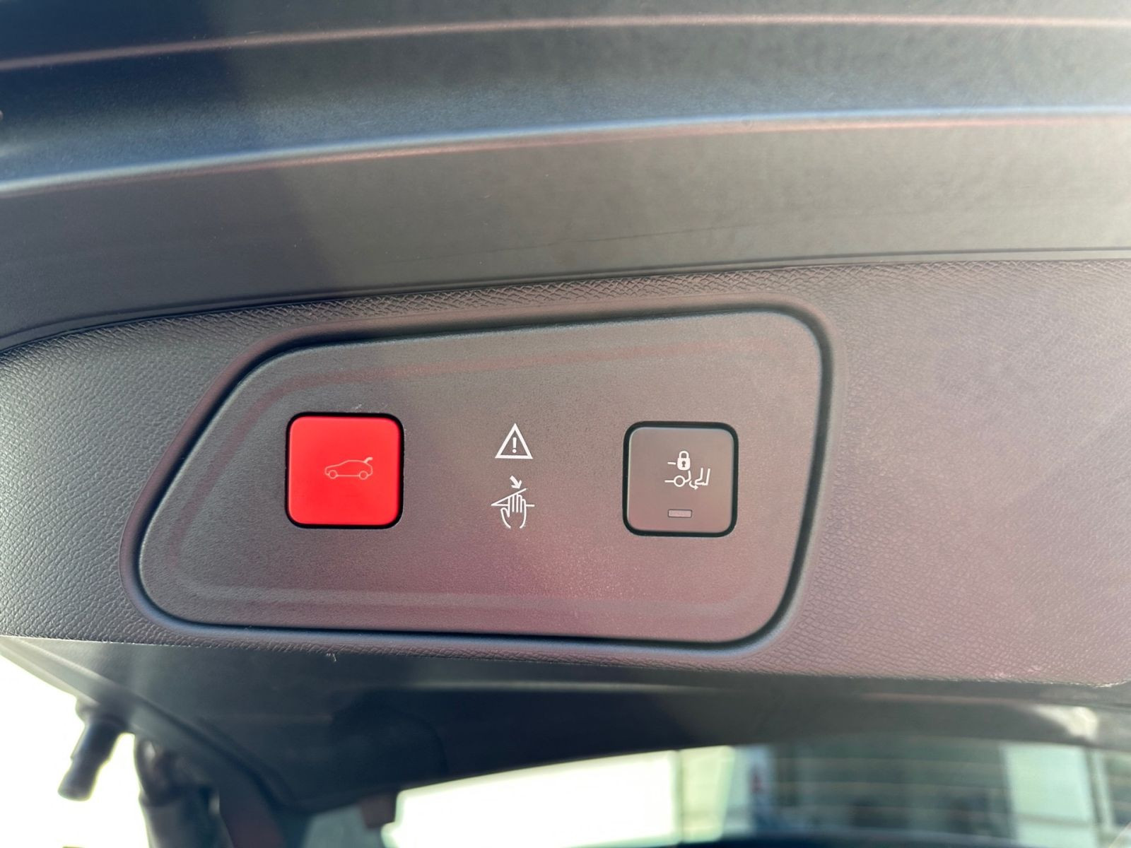 Peugeot 3008 GT-LINE 1.6 AHK*Pano*360°*NAVI*Sound*CAM