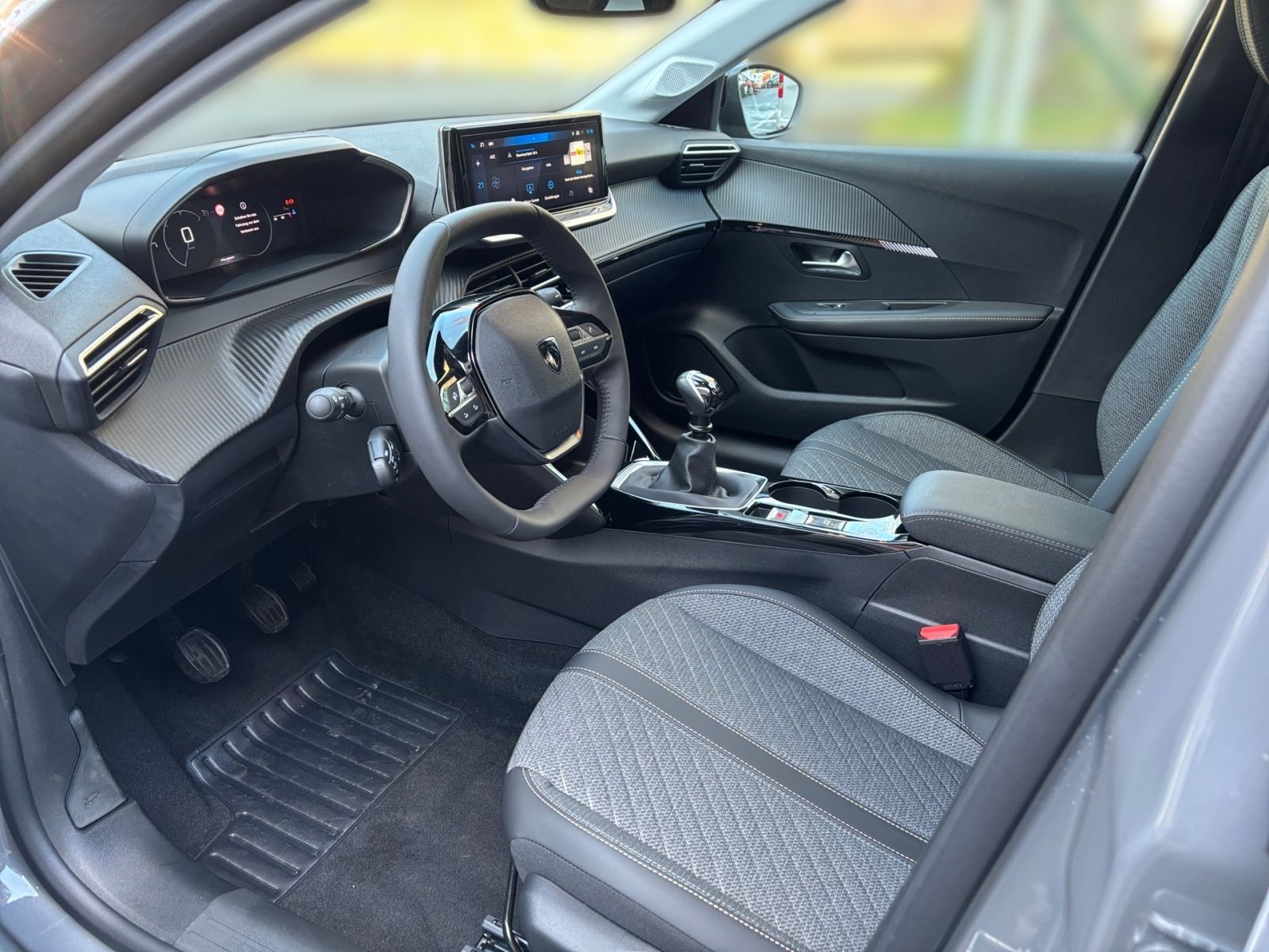 PEUGEOT 208 Allure 100 1.2 PureTech Kamera*SHZ*LED*