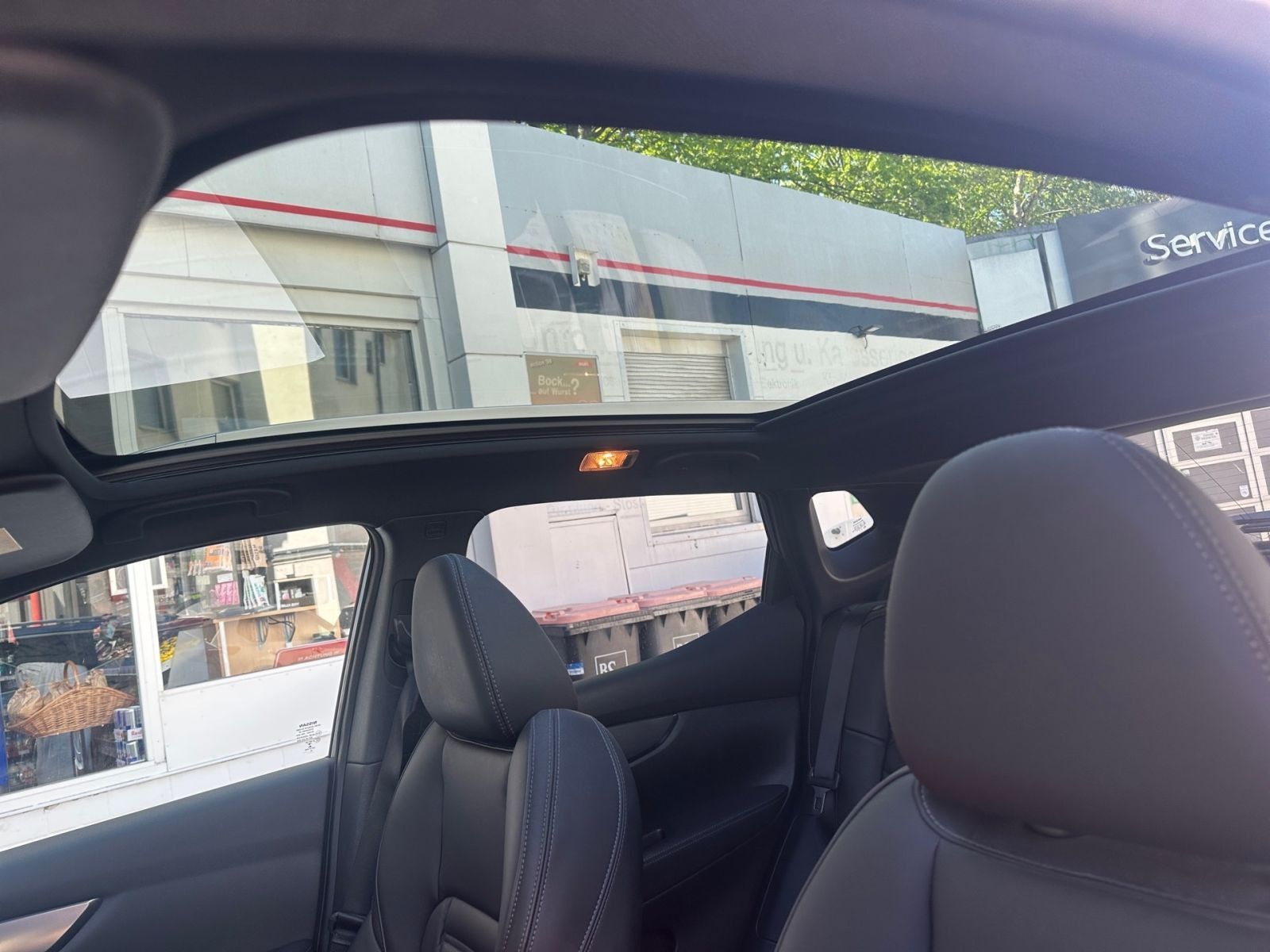 Nissan Qashqai 1.3 AT DIG-T Tekna 360°*PANO*NAVI*Bluet.