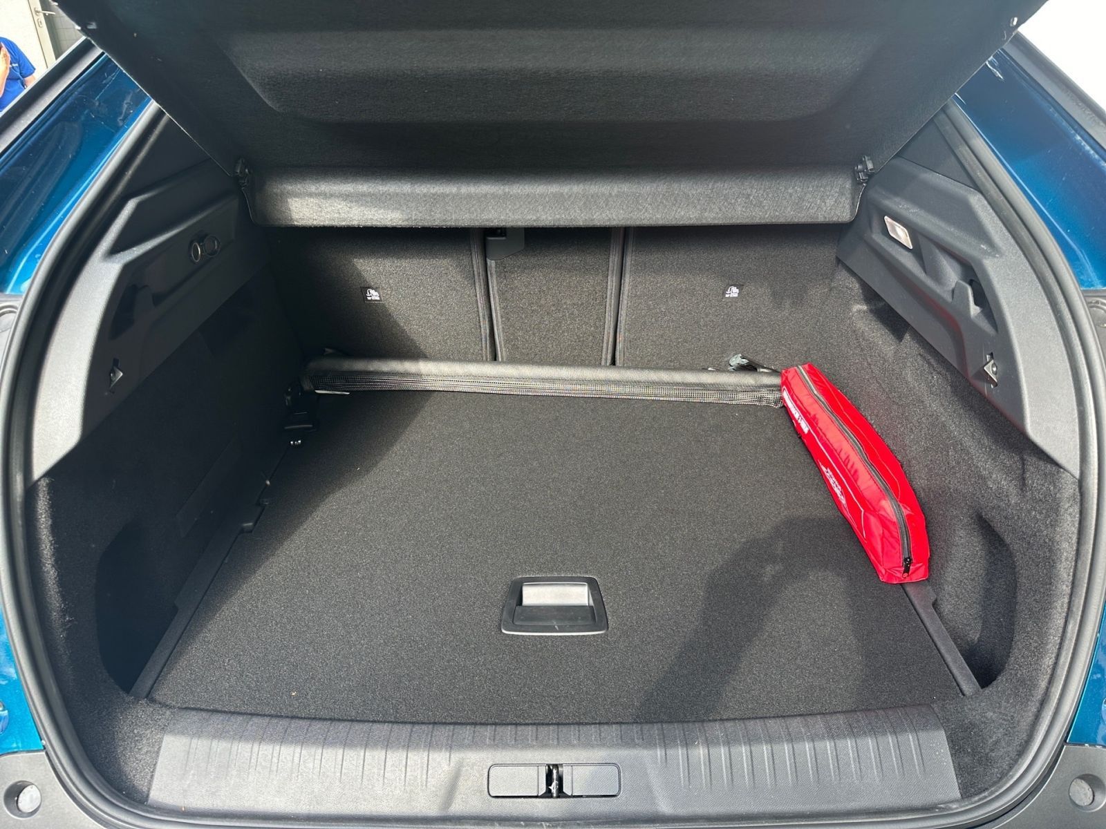 PEUGEOT 3008 Allure Hybrid 145 e-DSC6 *Kamera*21"Curved*