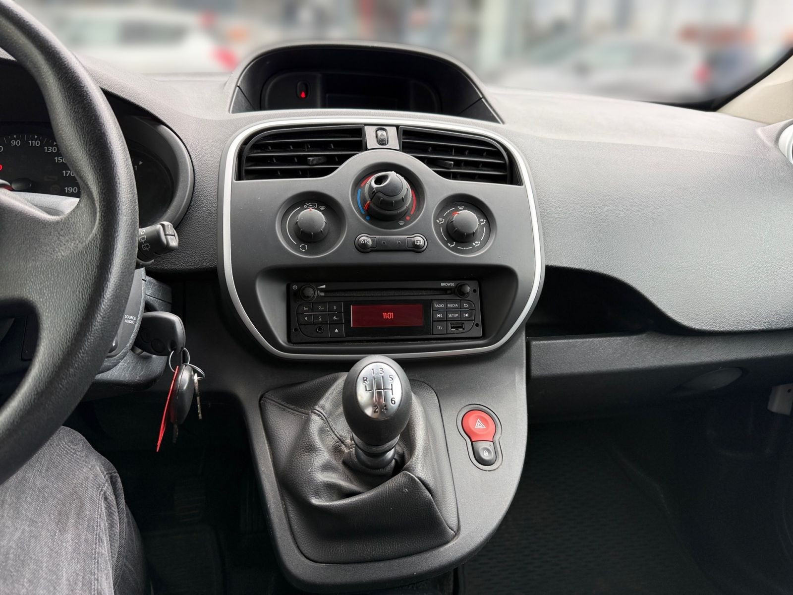 Nissan NISSAN NV250 Kasten L1 2,0 6MT KLIMA RADIO AHK