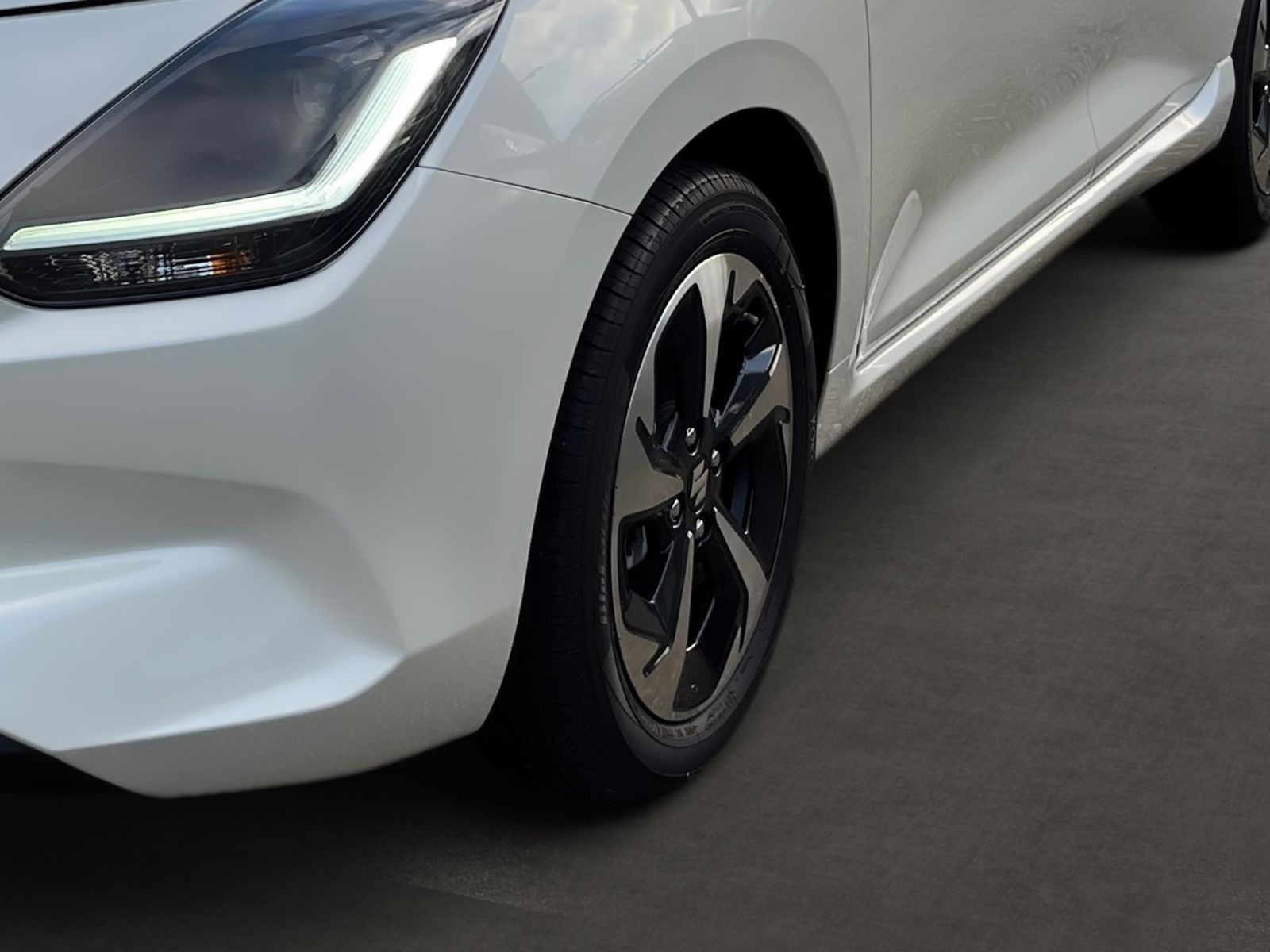 SUZUKI SWIFT COMFORT+ CVT HYBRID ACC*Navi*Kamera*PDC