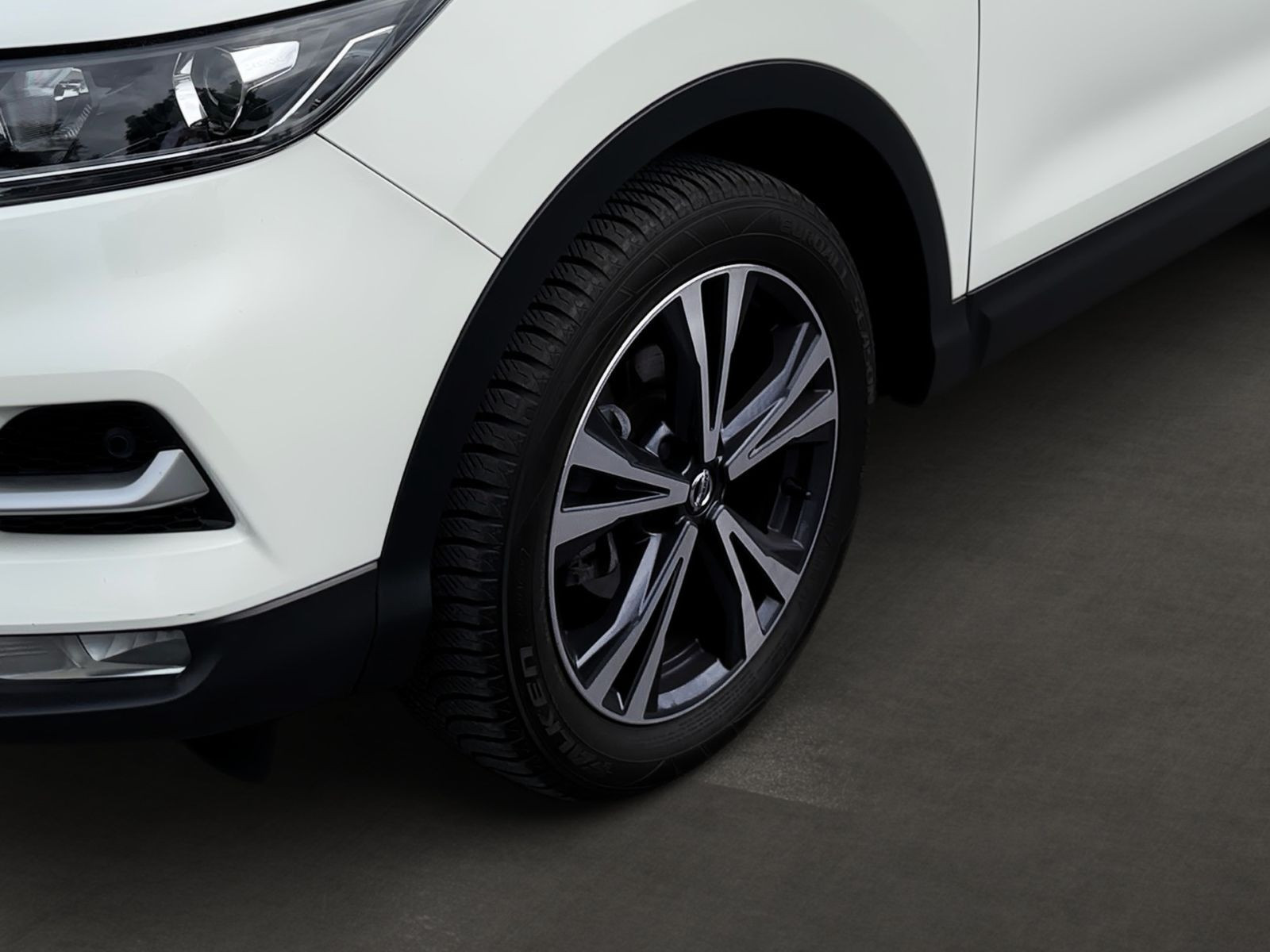 Nissan Qashqai 1.3 AT*BLUET*NAWI*KAMERA*KEYLESS*PANO