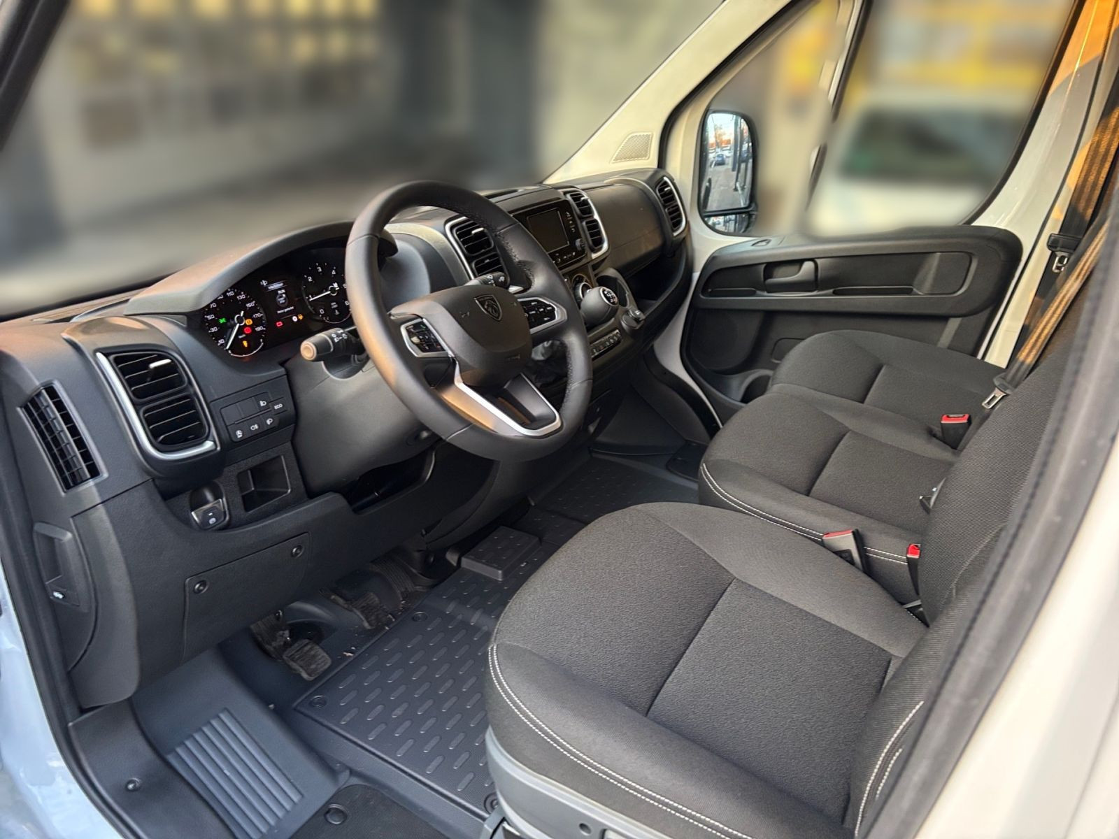 Peugeot Boxer Kastenwagen 335 L3H2 BlueHDi 140 *Keyless*