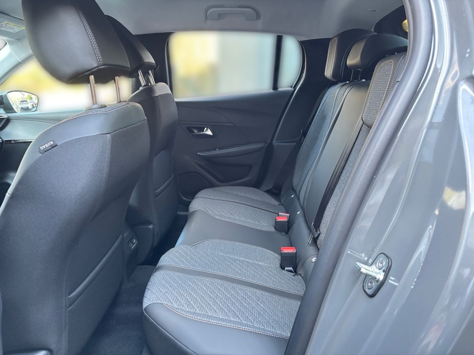 PEUGEOT 208 Allure 100 1.2 PureTech Kamera*SHZ*LED*