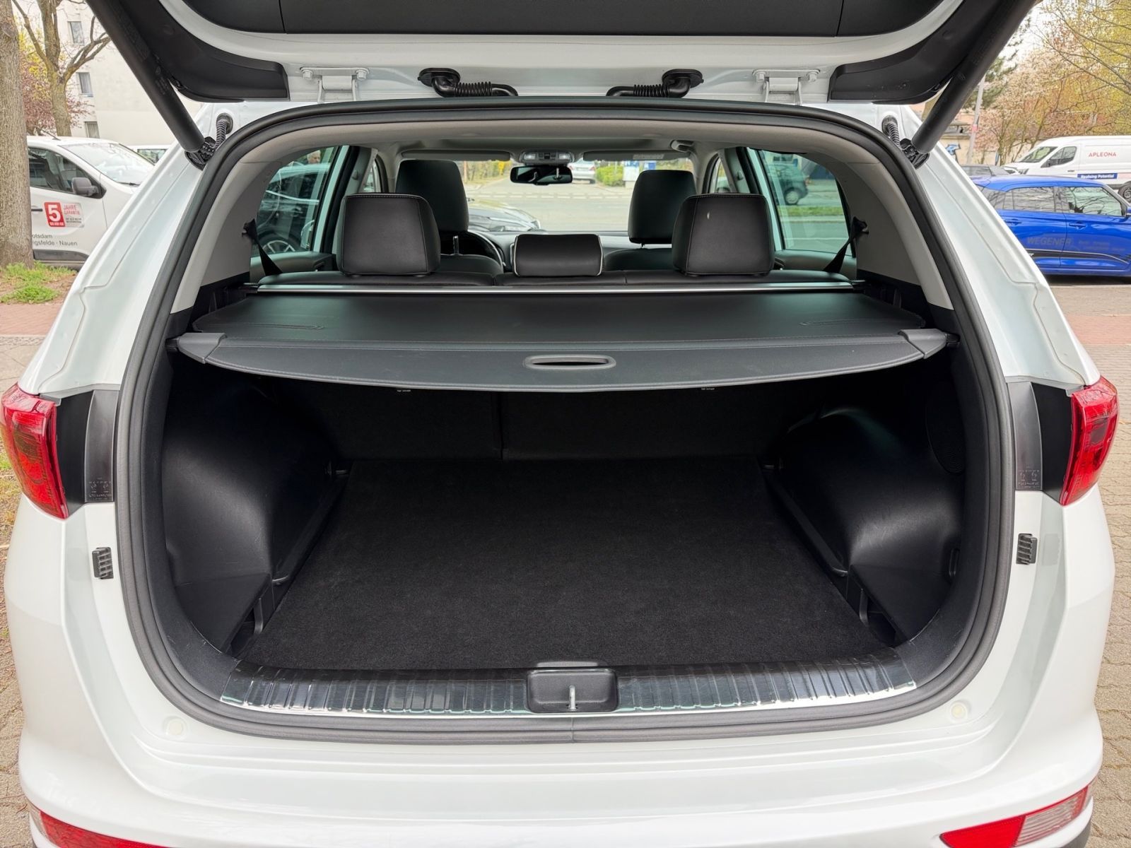 KIA Sportage 2.0 CRDi AWD Automatik CAM*Pano*Leder