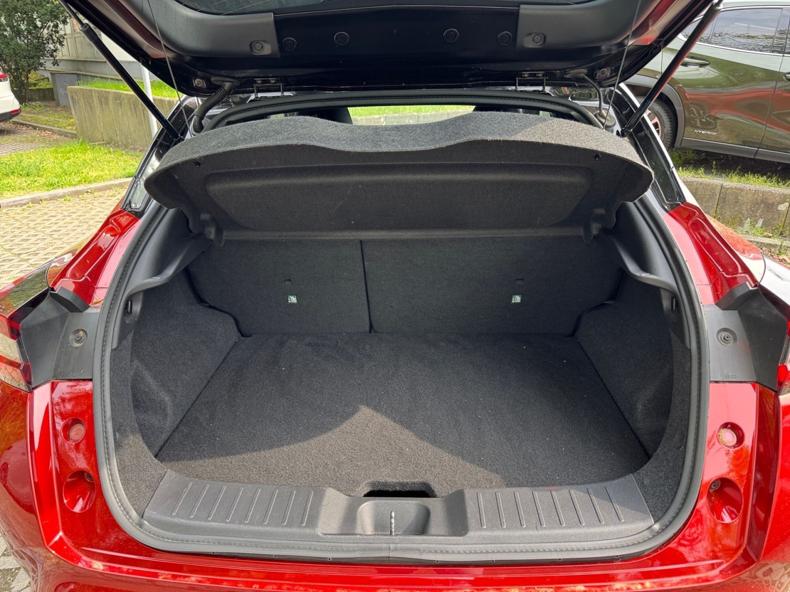 NISSAN JUKE TEKNA CarPlay SHZ LED 19'' 1. Hand Kamera