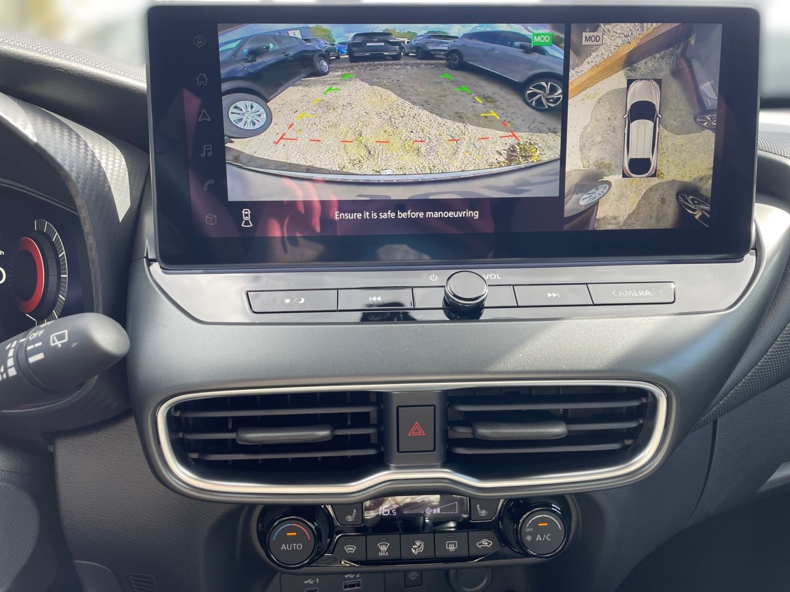 NISSAN JUKE N-CONNECTA  1.6 HYB 143PS LED LHZ SHZ PDC F