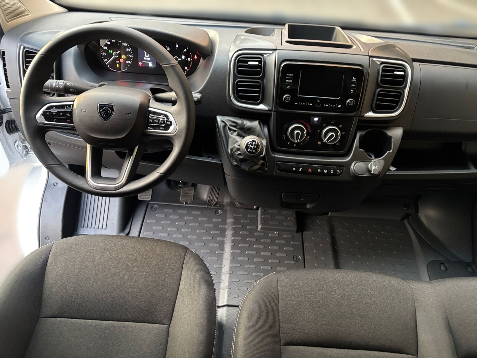 Peugeot Boxer Kastenwagen 335 L3H2 BlueHDi 140 *Keyless*