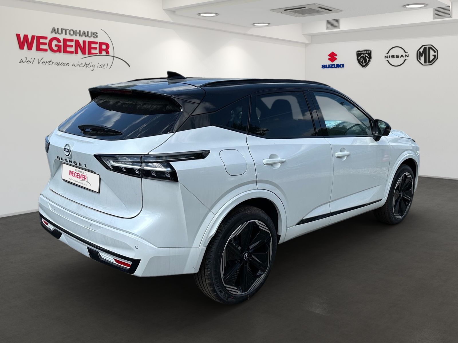 NISSAN Qashqai -Design 1.3 DIG-T MHEV 1Winter Navi 360°