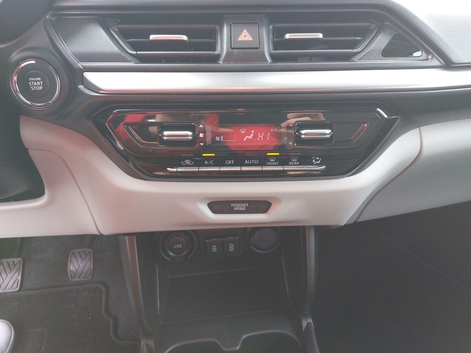 SUZUKI Swift 1.2 Hybrid Comfort+ 1.2 MT NAVI CAM SHZ