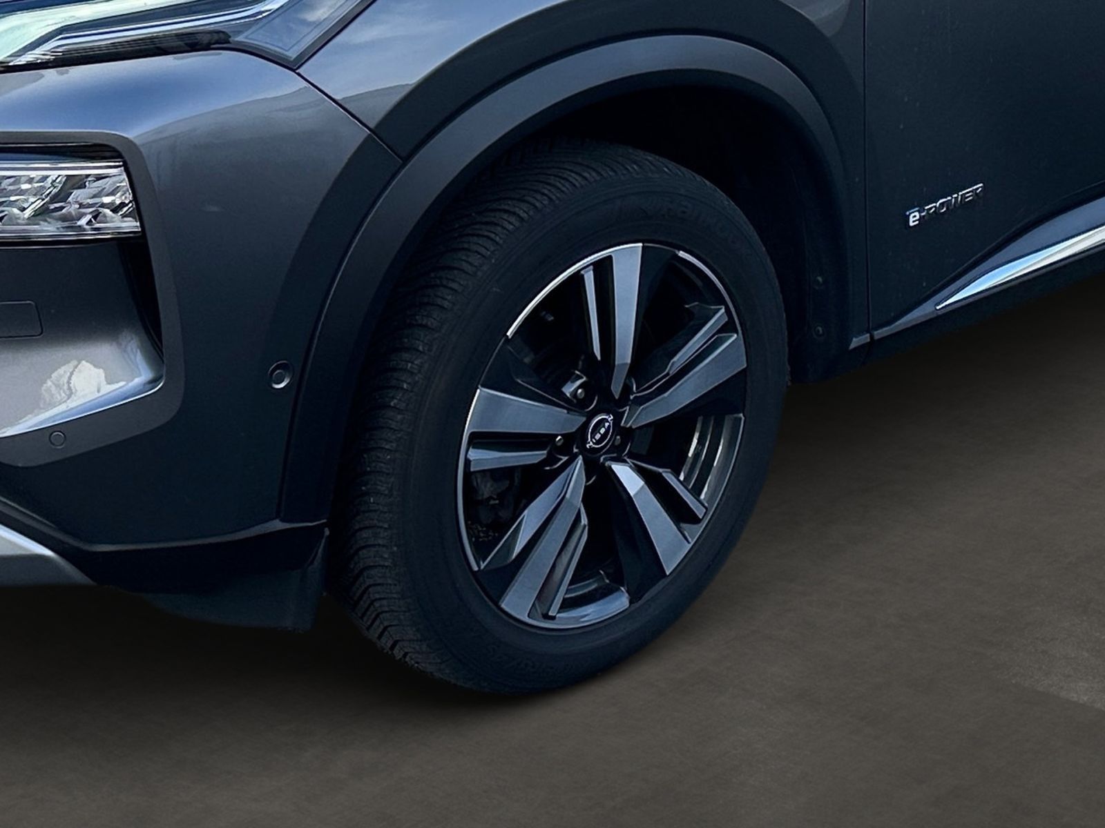 NISSAN X-TRAIL TEKNA 1.5 VC-T e-4ORCE 7-SITZER*WINTER