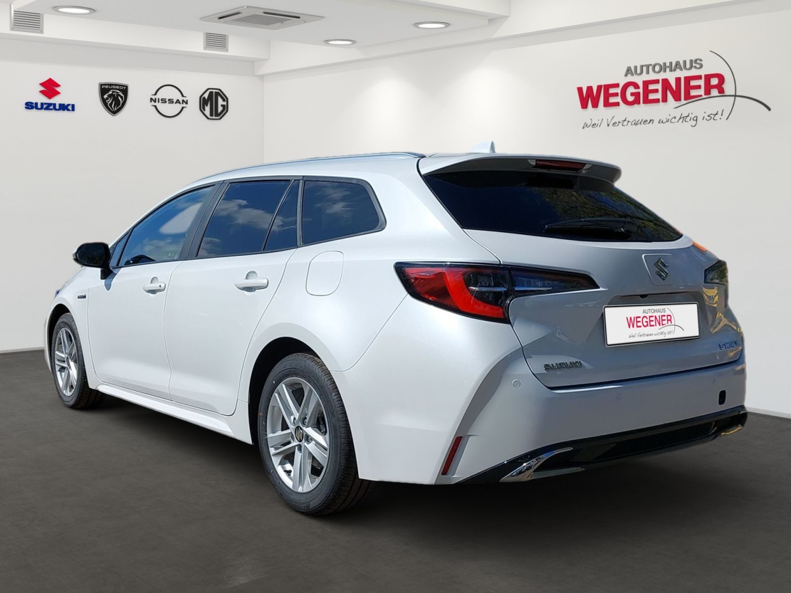 SUZUKI Swace 1.8 Comfort+ CVT Hybrid Navi*CarPlay