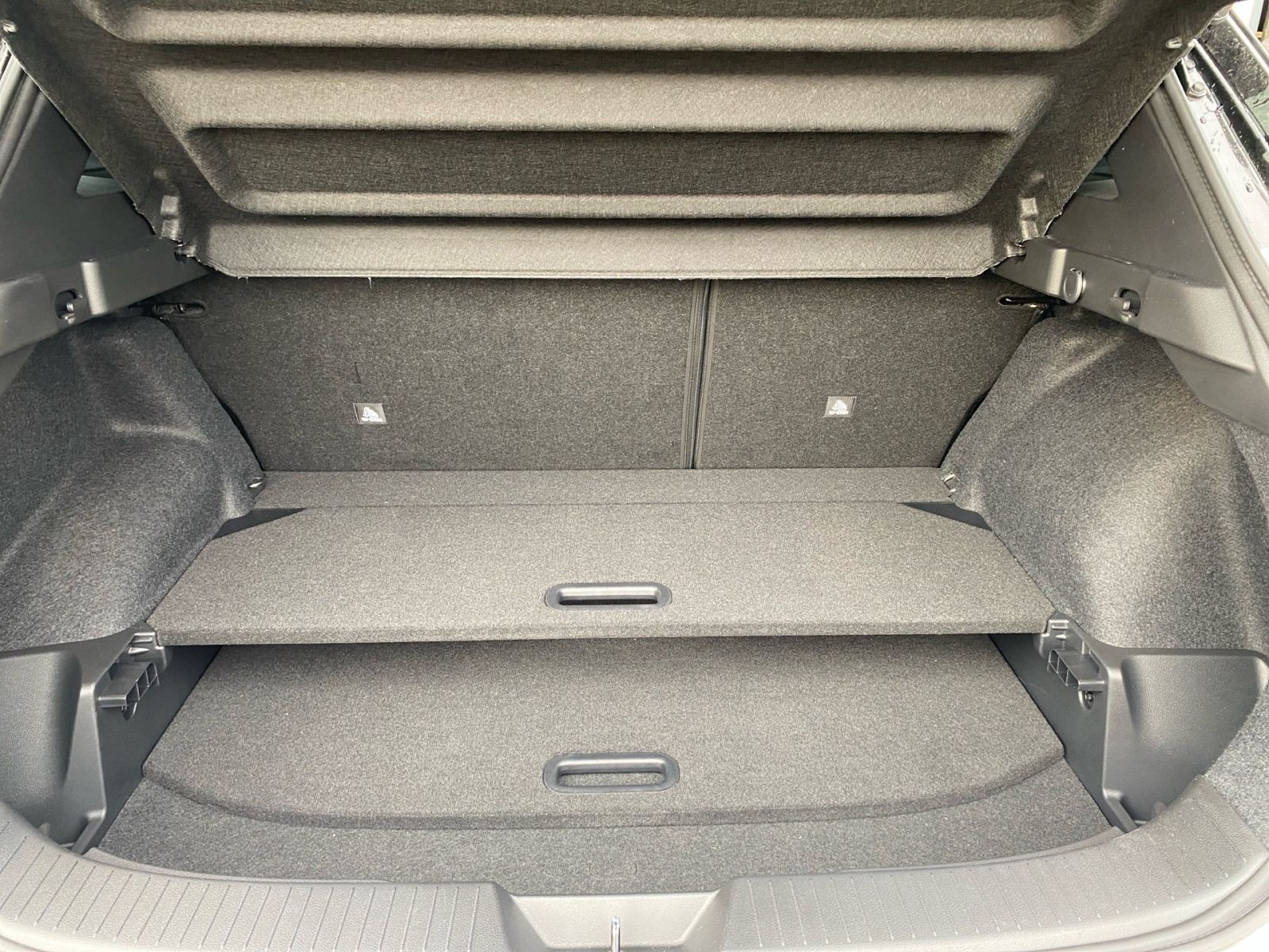 Nissan QASHQAI TEKNA AT MHEV 2 Farben