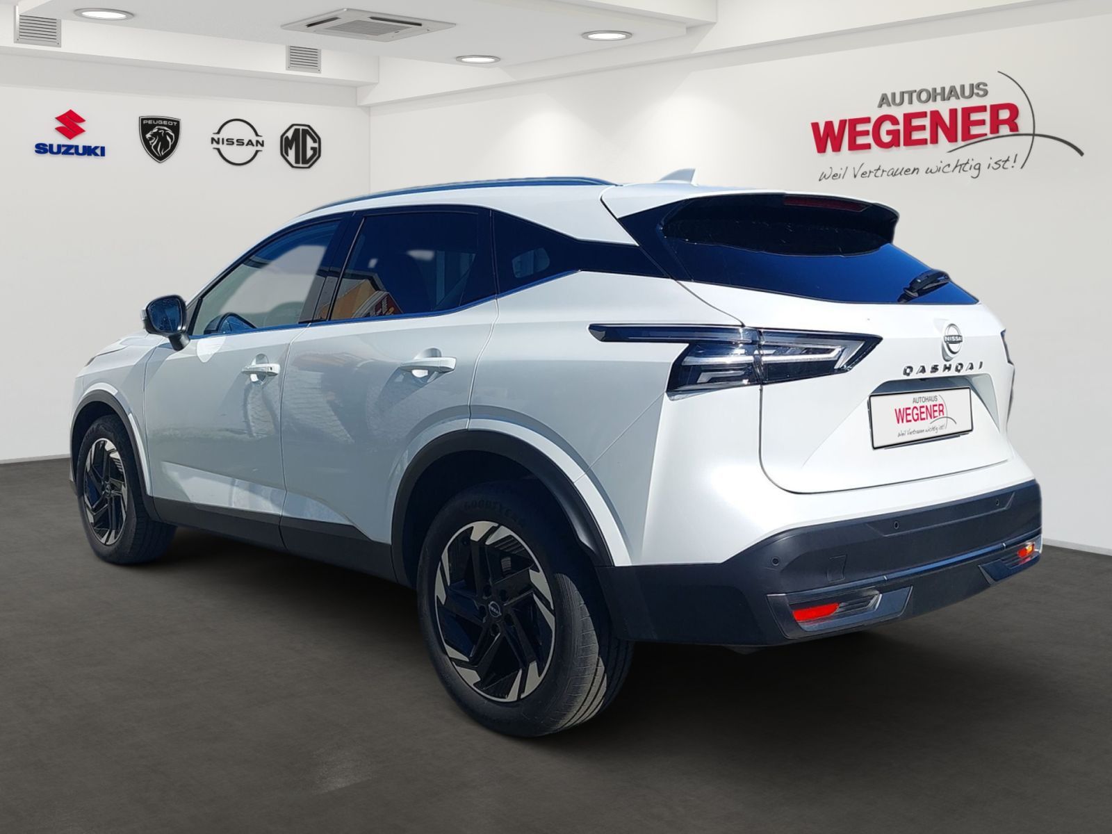 NISSAN Qashqai 1.3 DIG-T N-Connecta HeadUp*Pano*Navi