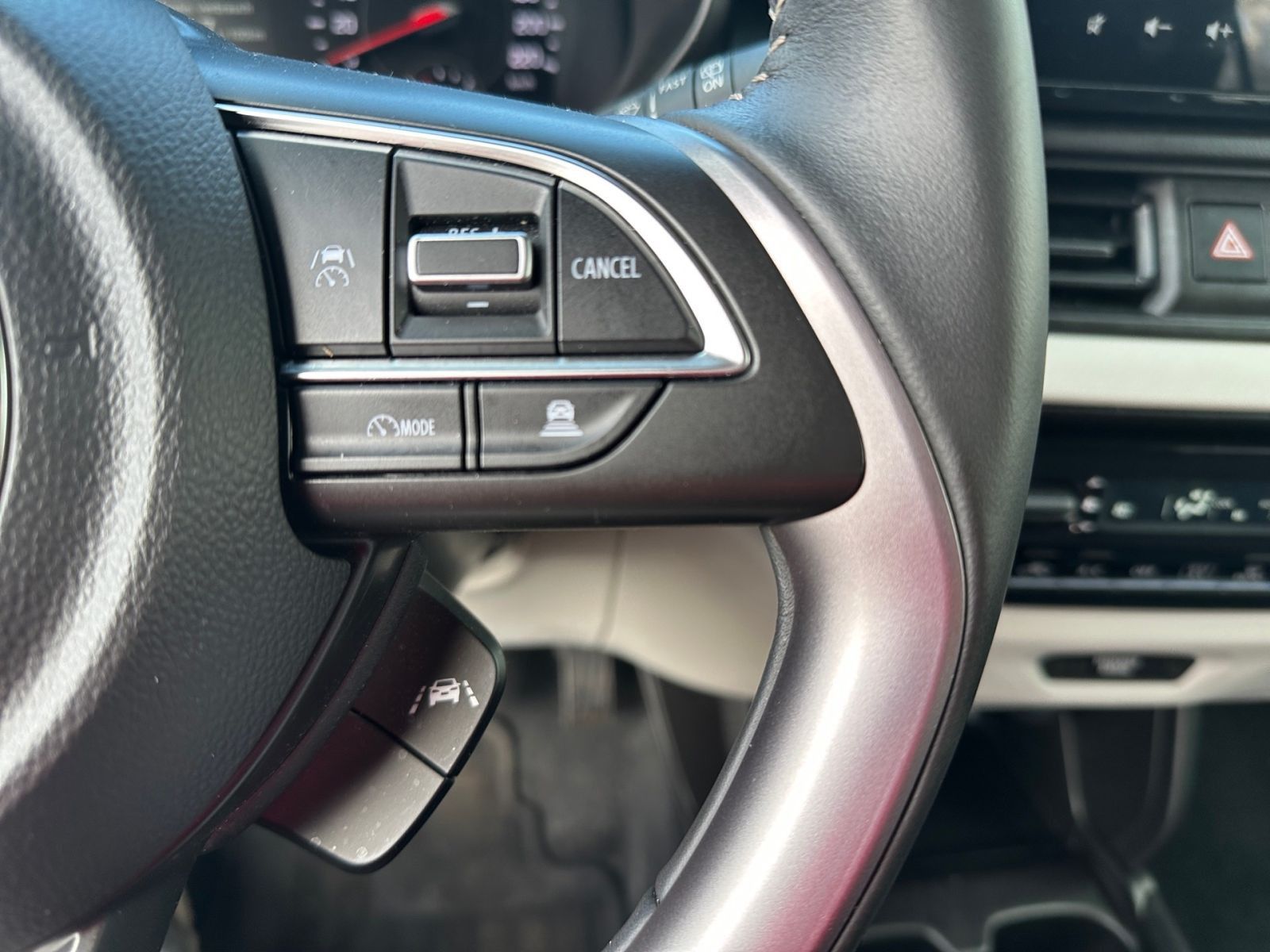 SUZUKI Swift Comfort Hybrid 1.2 MT LED NAVI KAMERA SHZ